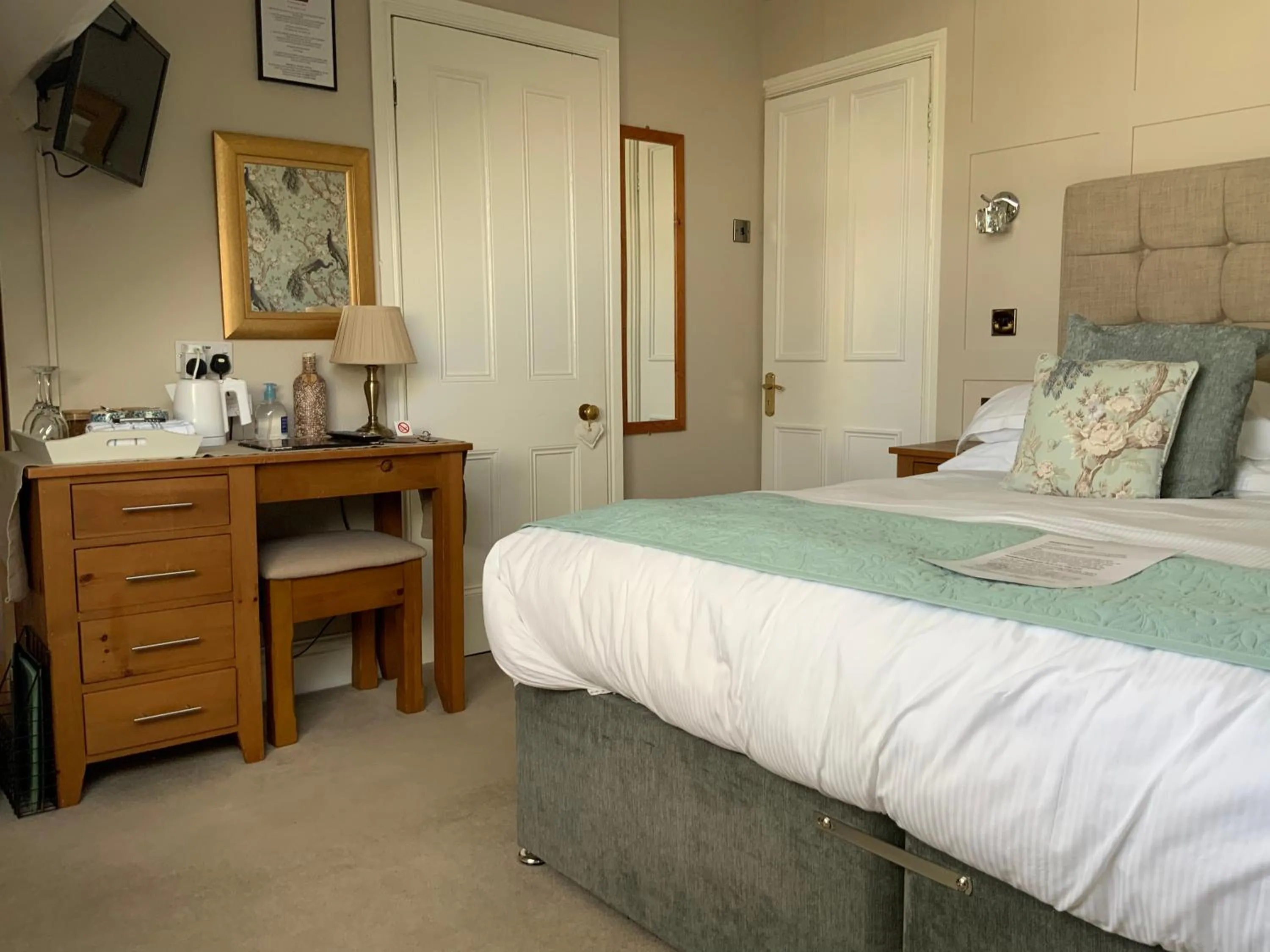 Bed in Montfort Cottage Guest House