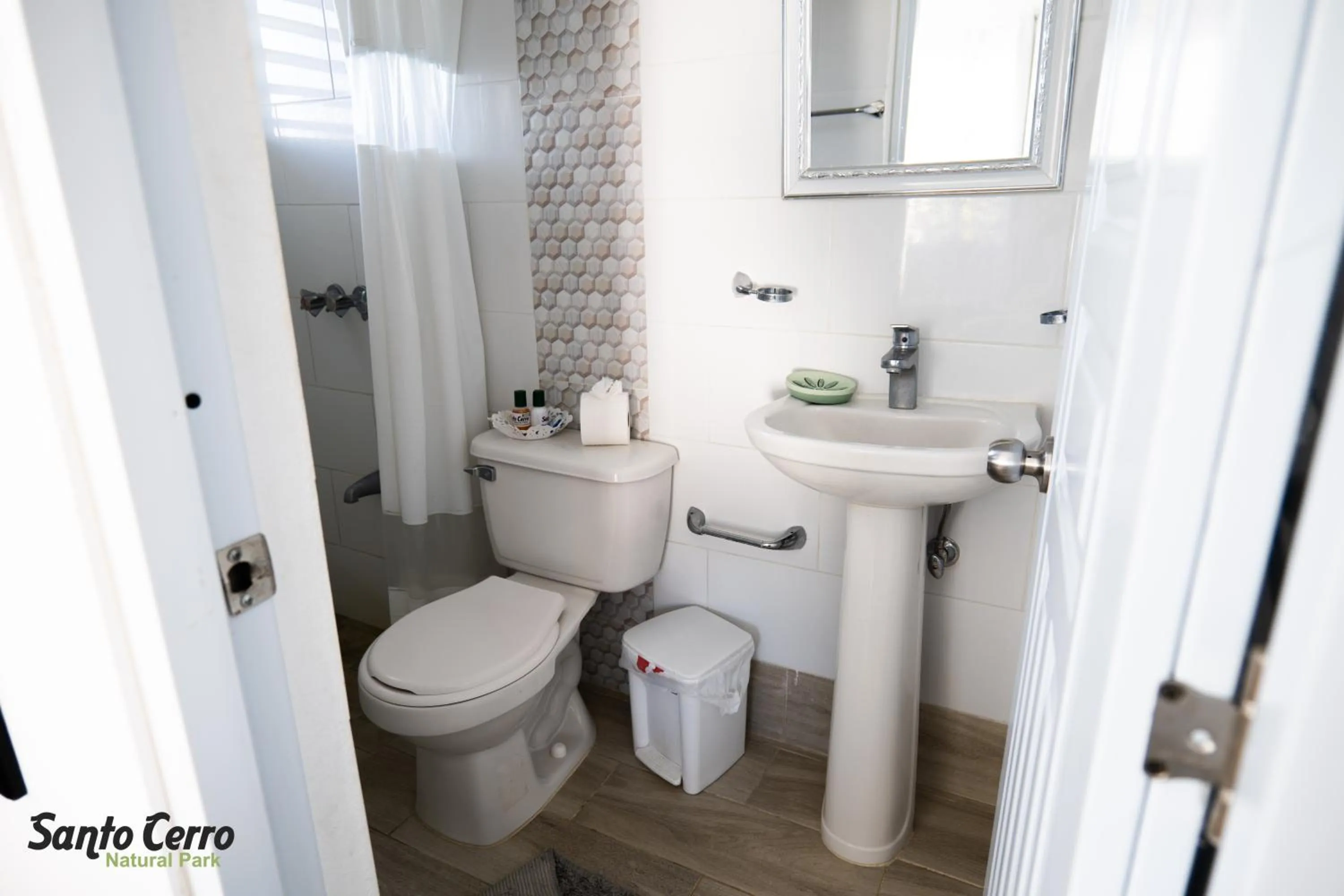Shower in Hotel Santo Cerro Natural Park
