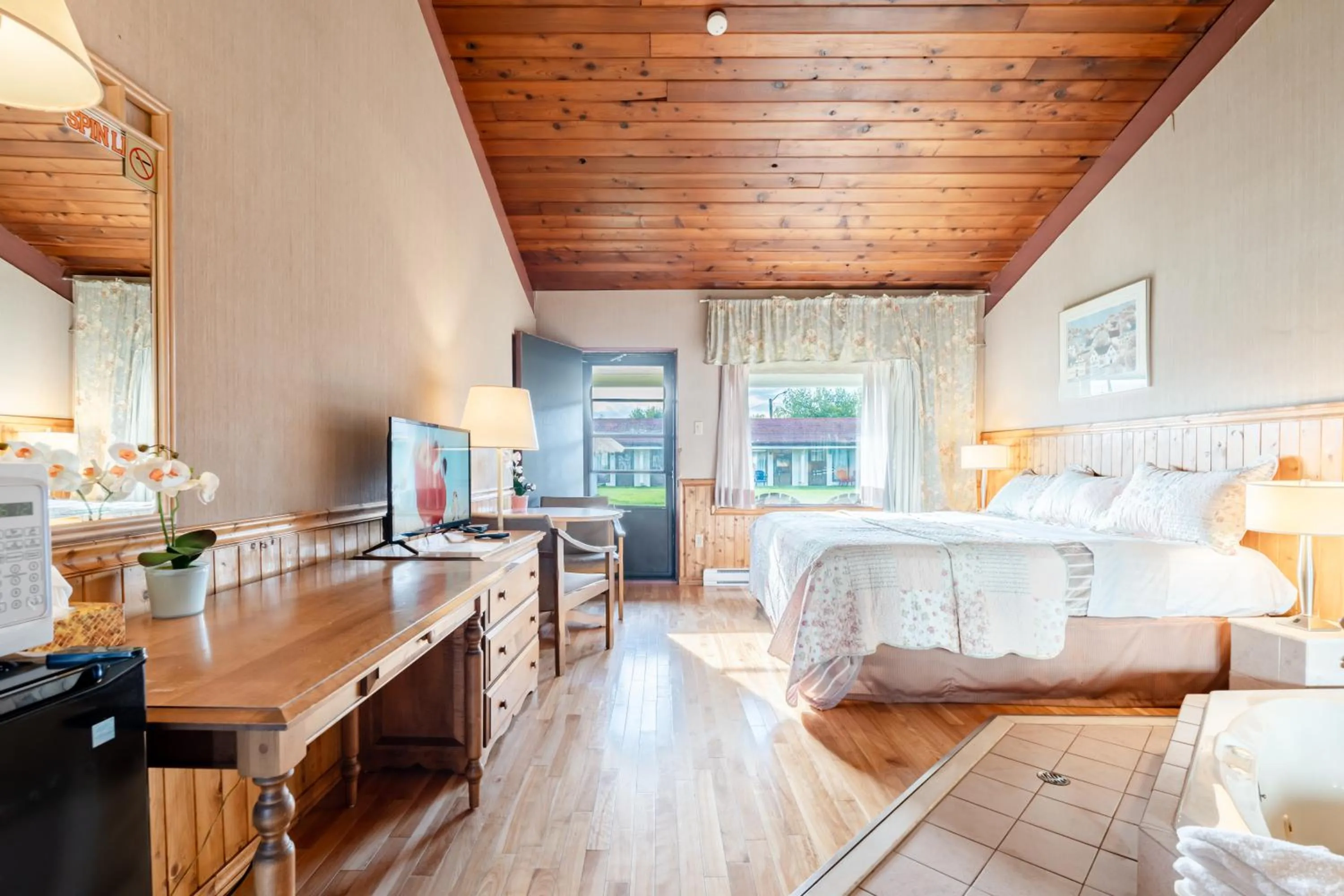 Bed in Hotel Motel Bonsoir