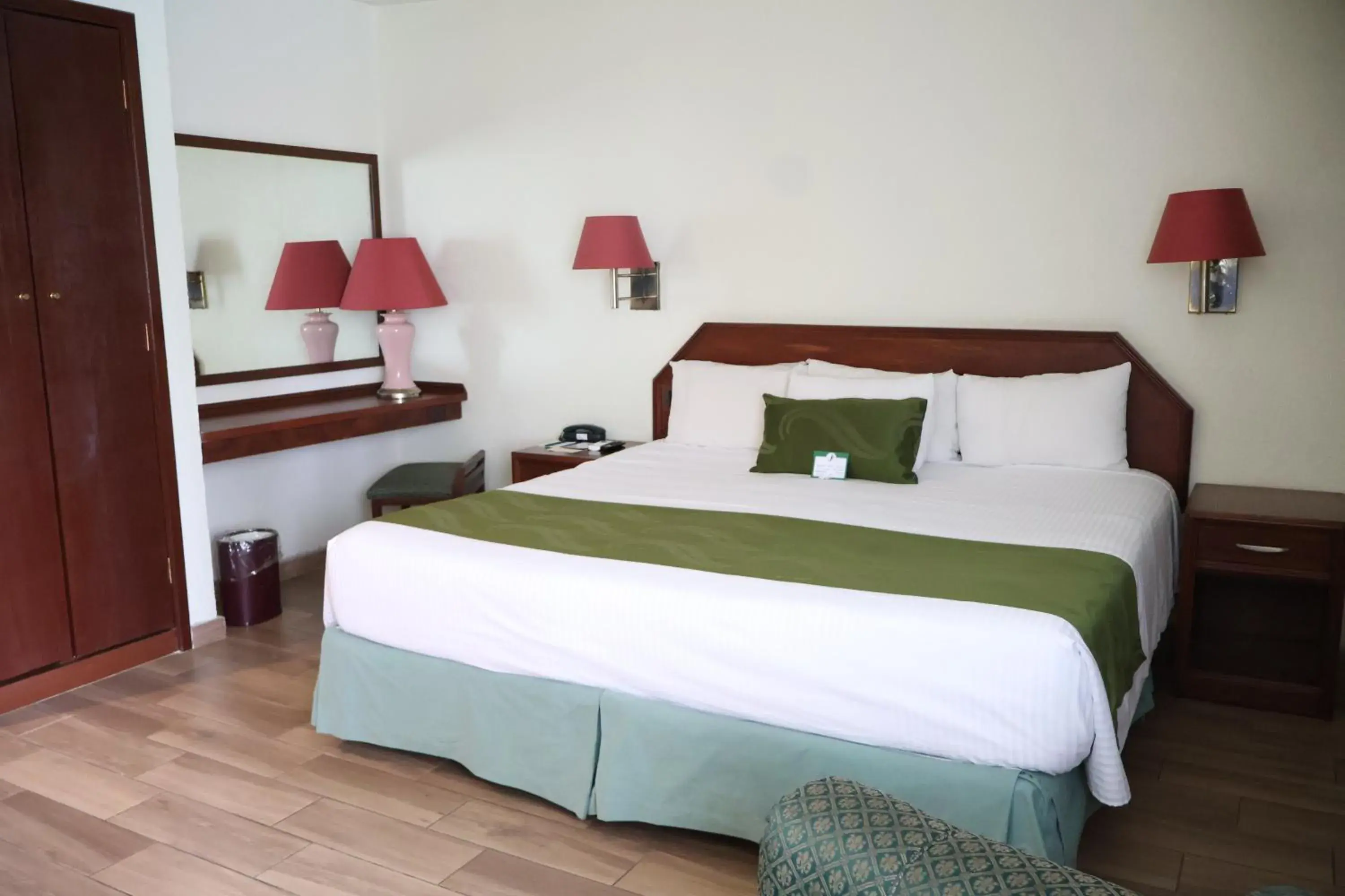 Large Double Room in Hotel La Joya Tulancingo Large Double Room in Hotel La Joya Tulancingo