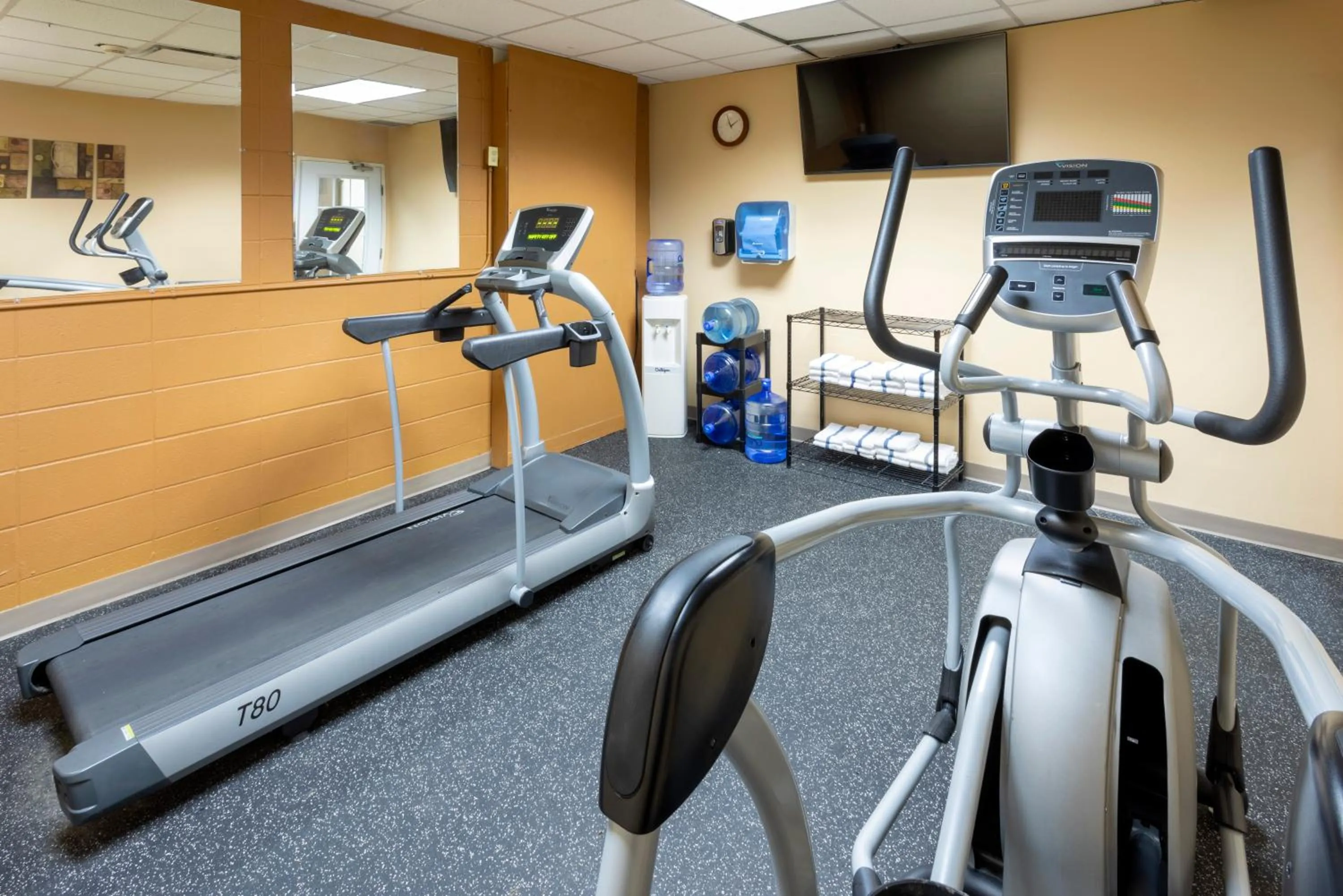 Fitness centre/facilities in Med City Inn & Suites Rochester Mayo Clinic Area