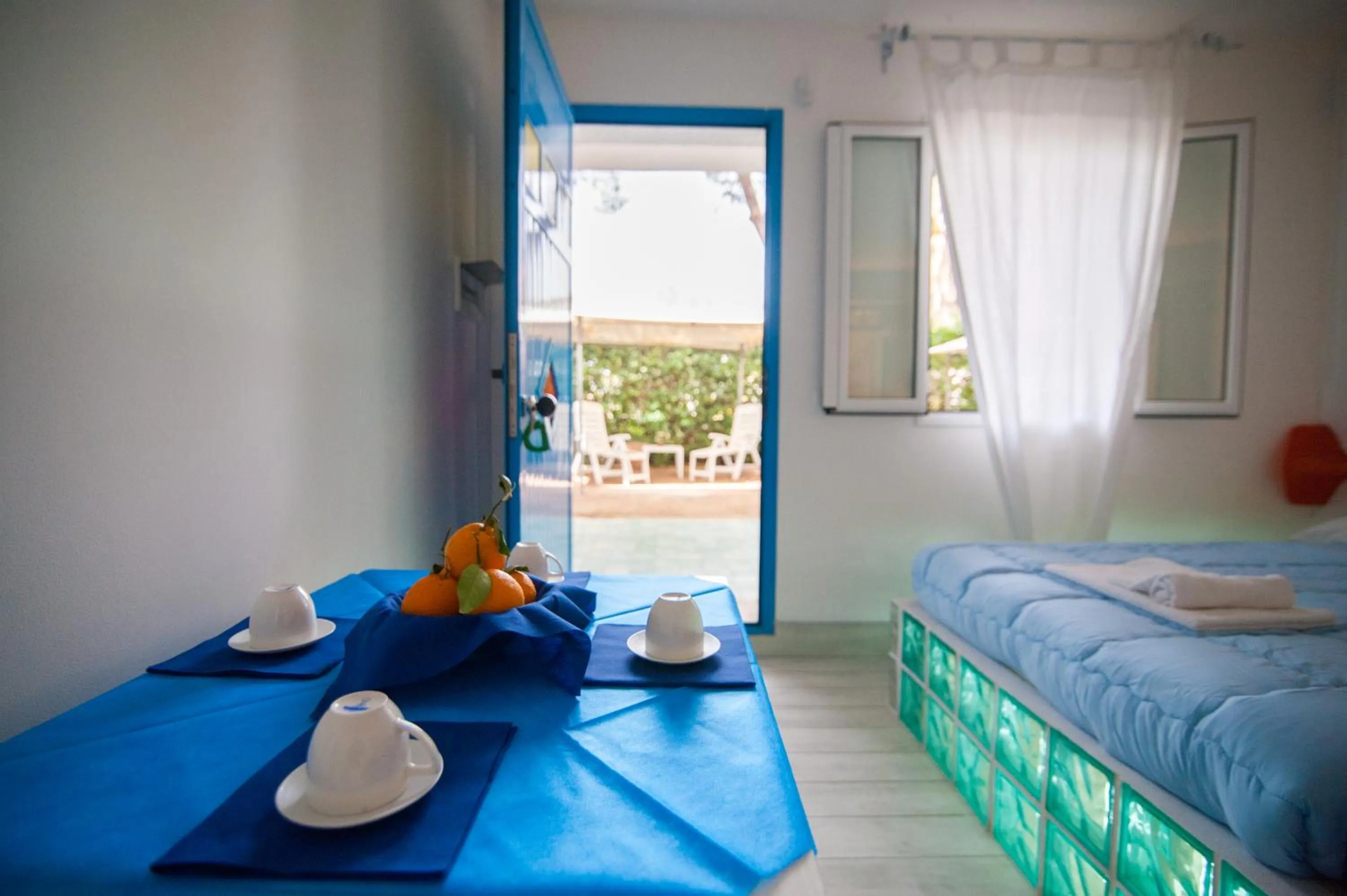 Photo of the whole room, Bed in Suite House L'Isola Che Non C'è