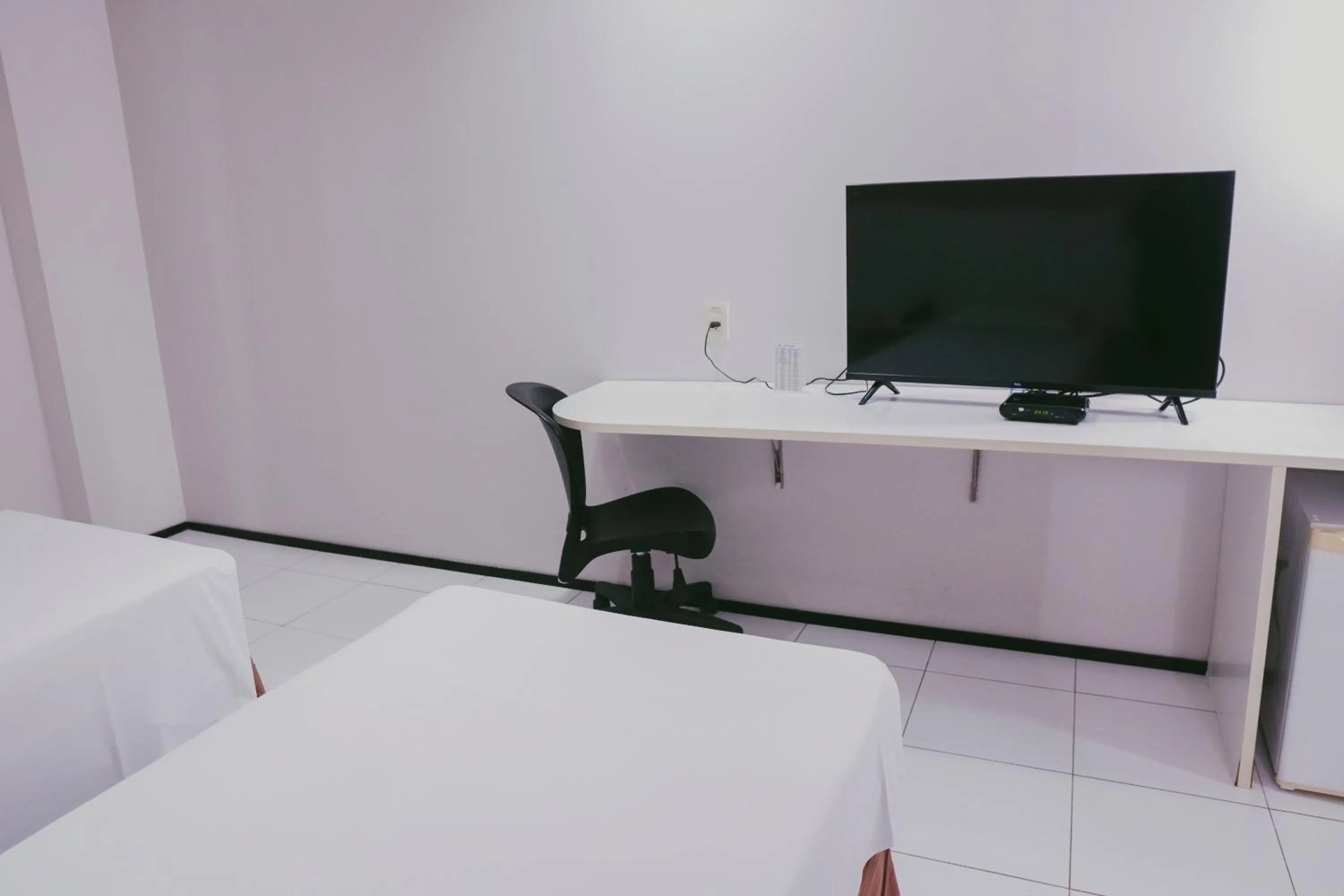 TV and multimedia in SLZ Lagoa Hotel