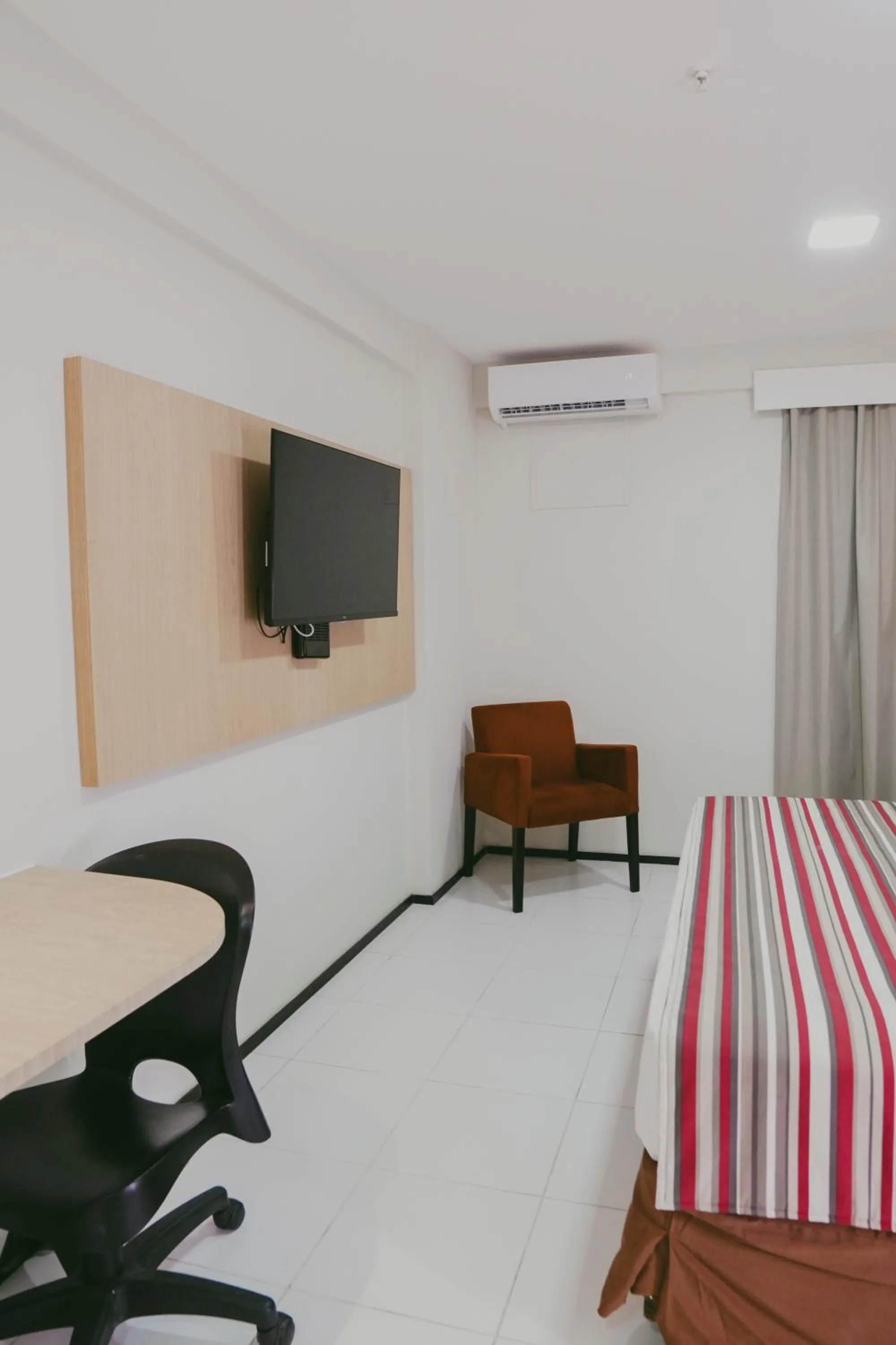 TV and multimedia, Bed in SLZ Lagoa Hotel