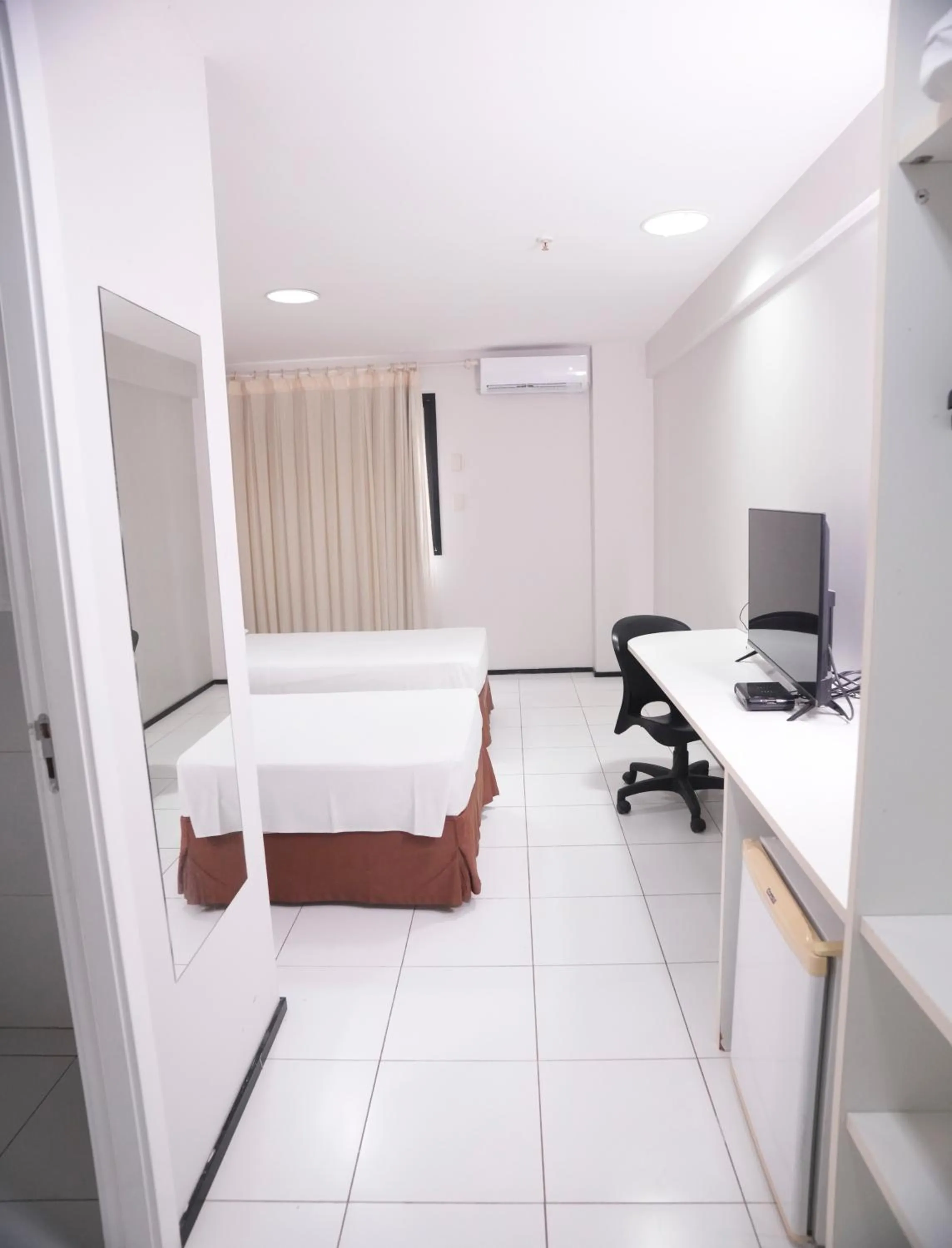 Photo of the whole room, Bed in SLZ Lagoa Hotel