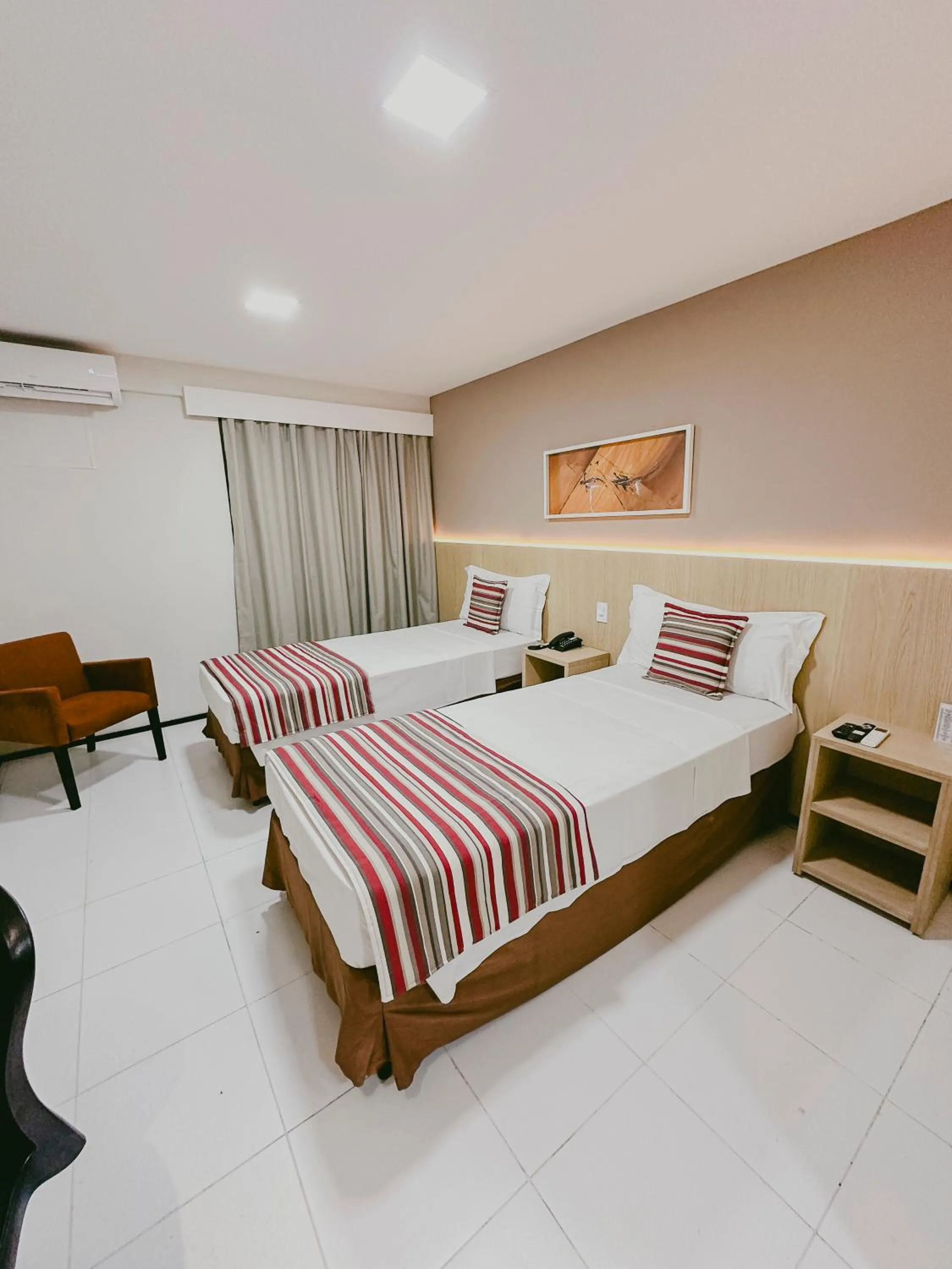 Bed in SLZ Lagoa Hotel