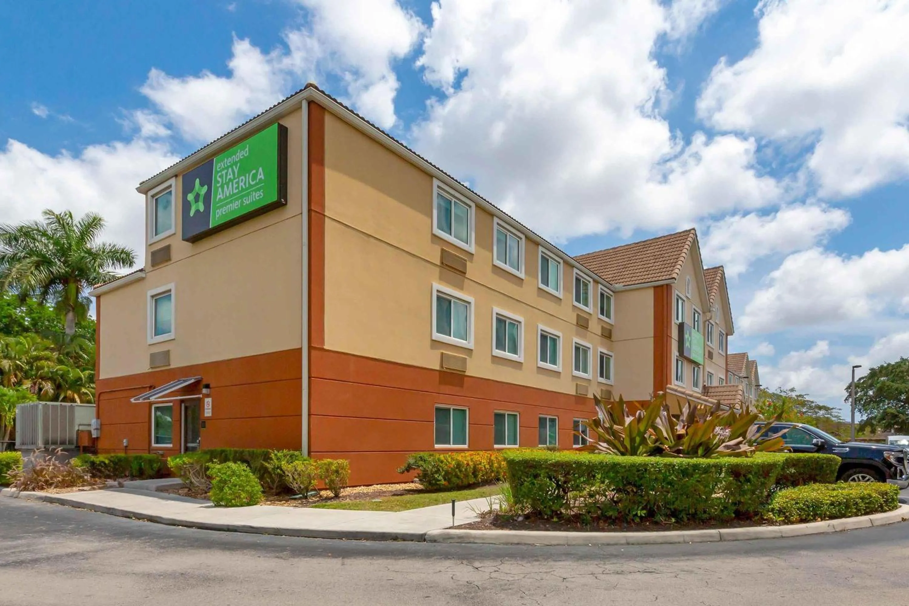 Property building in Extended Stay America Premier Suites - Miami - Airport - Miami Springs