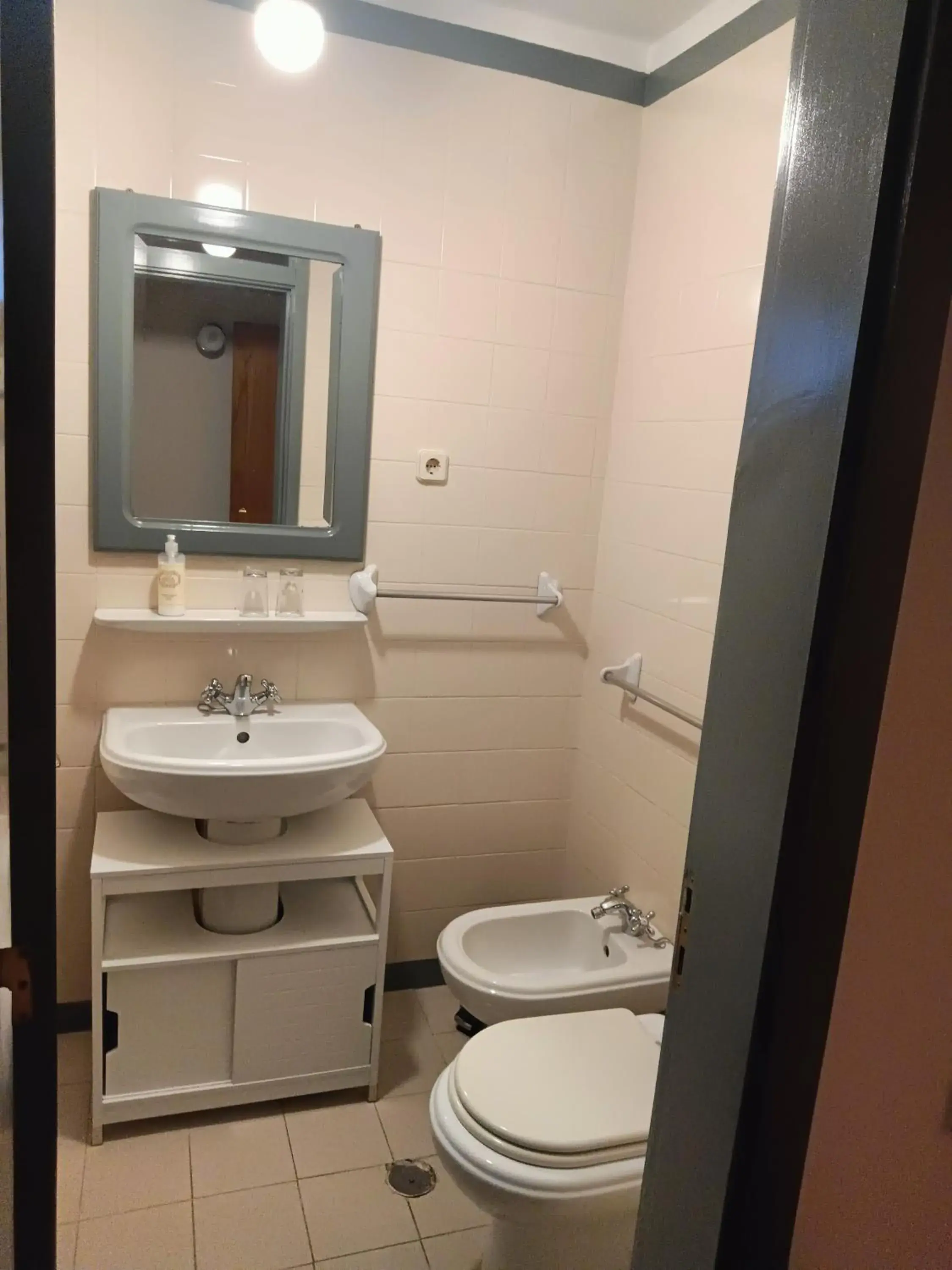 Family Room (2 Adults + 2 Children) in Quinta de Leandres Family Room (2 Adults + 2 Children) in Quinta de Leandres