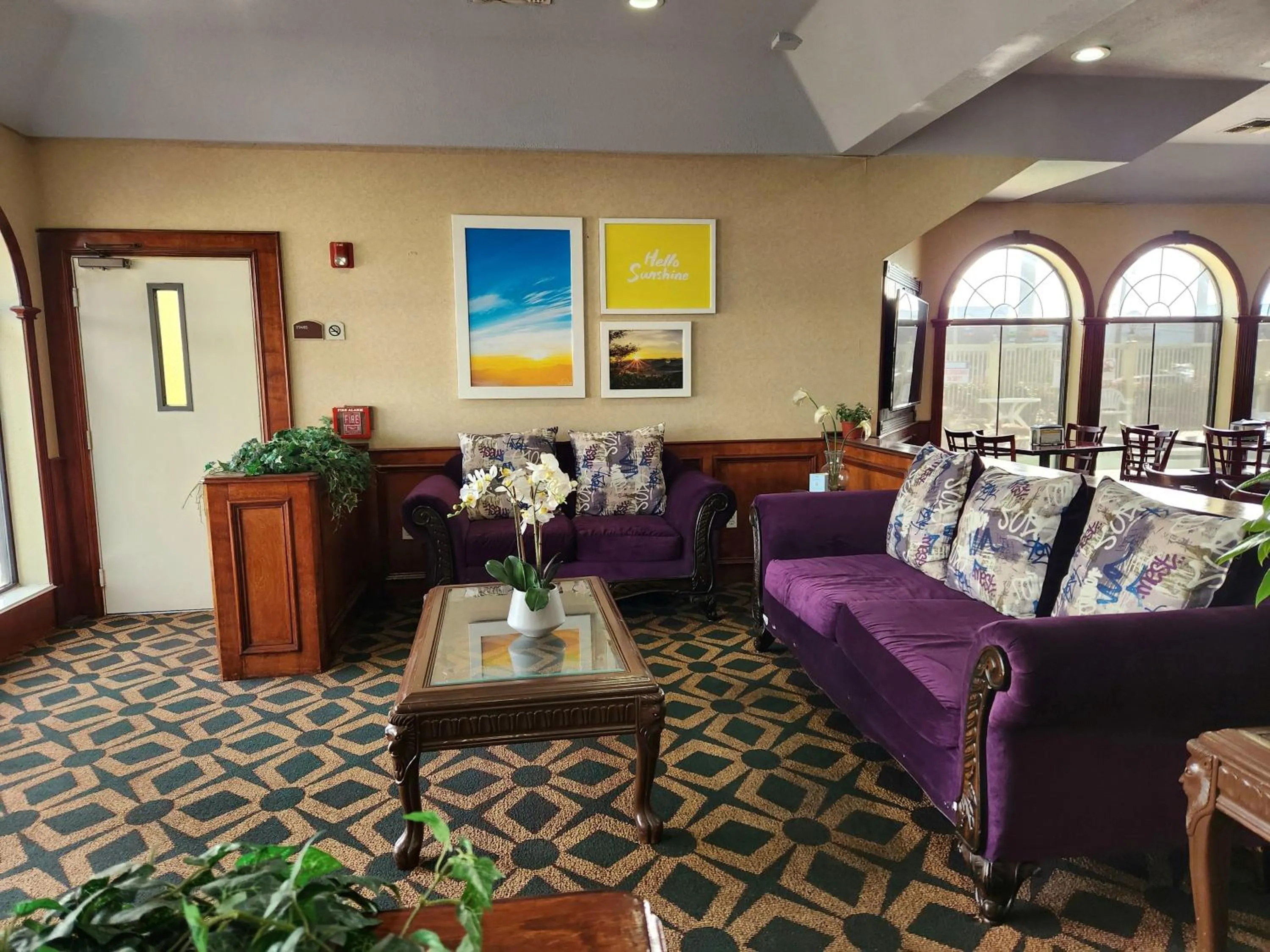 Lobby or reception in Days Inn & Suites by Wyndham Pasadena