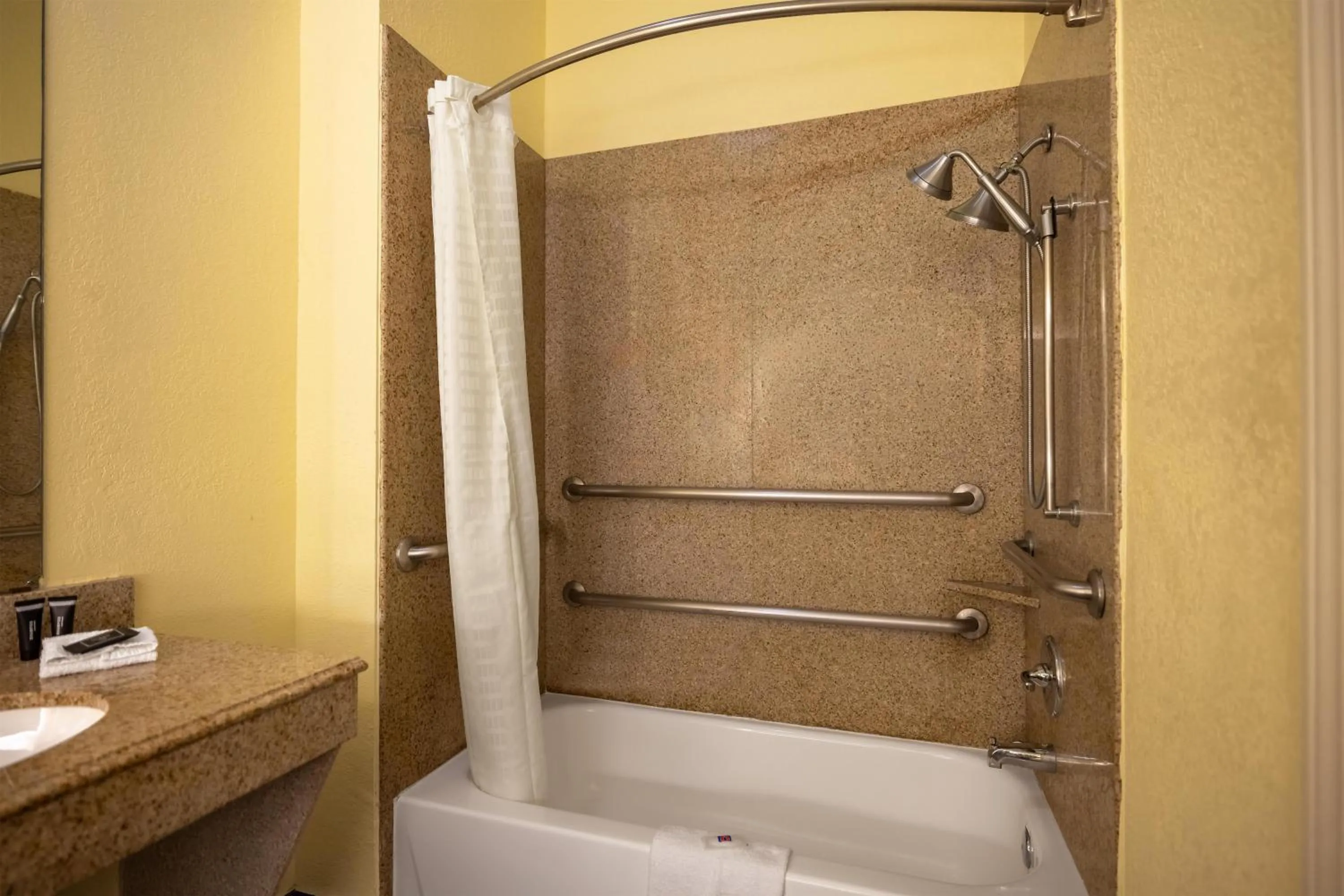 Bathroom in Studio 6 Suites Pasadena, TX