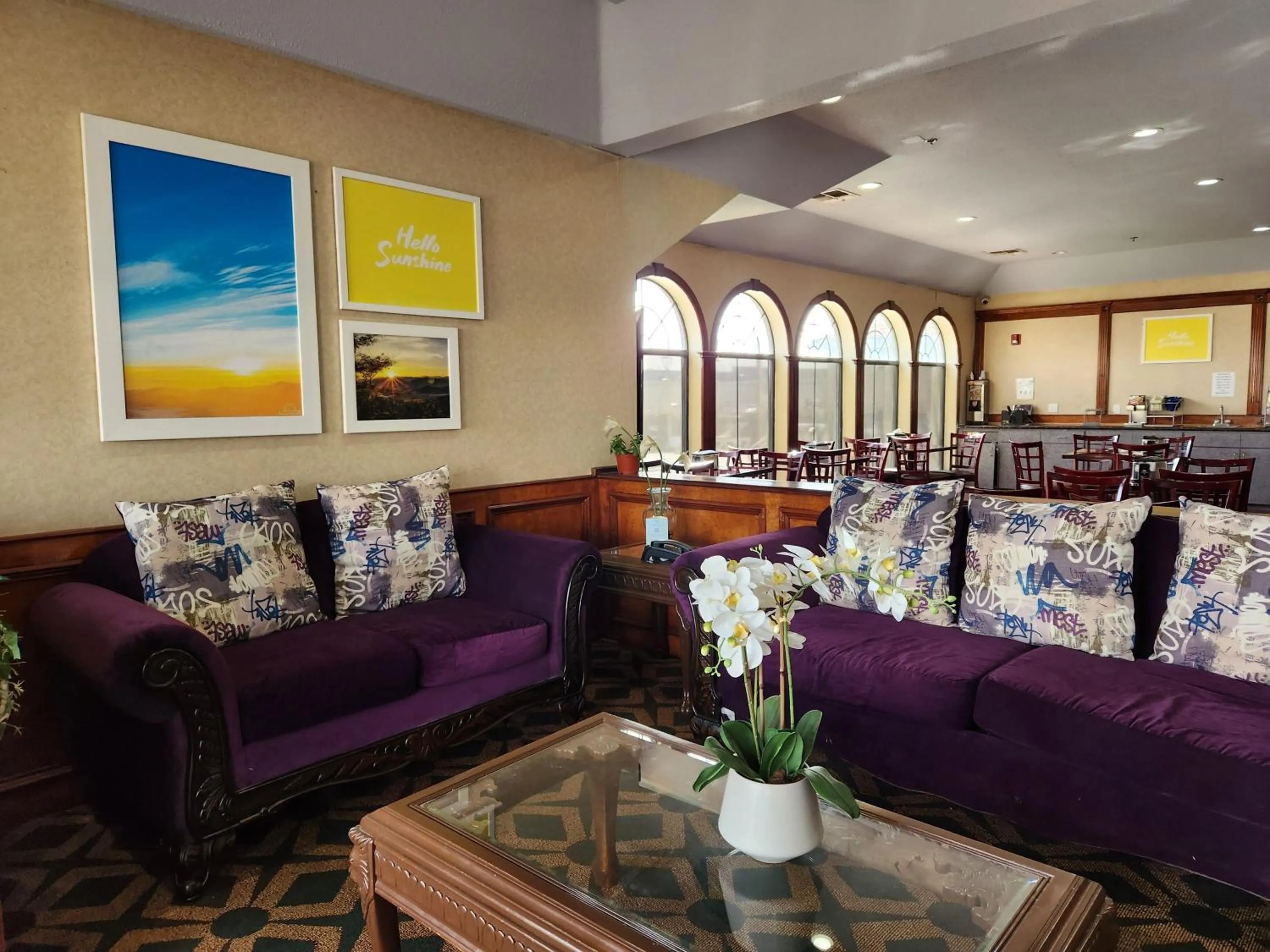 Lobby or reception in Days Inn & Suites by Wyndham Pasadena