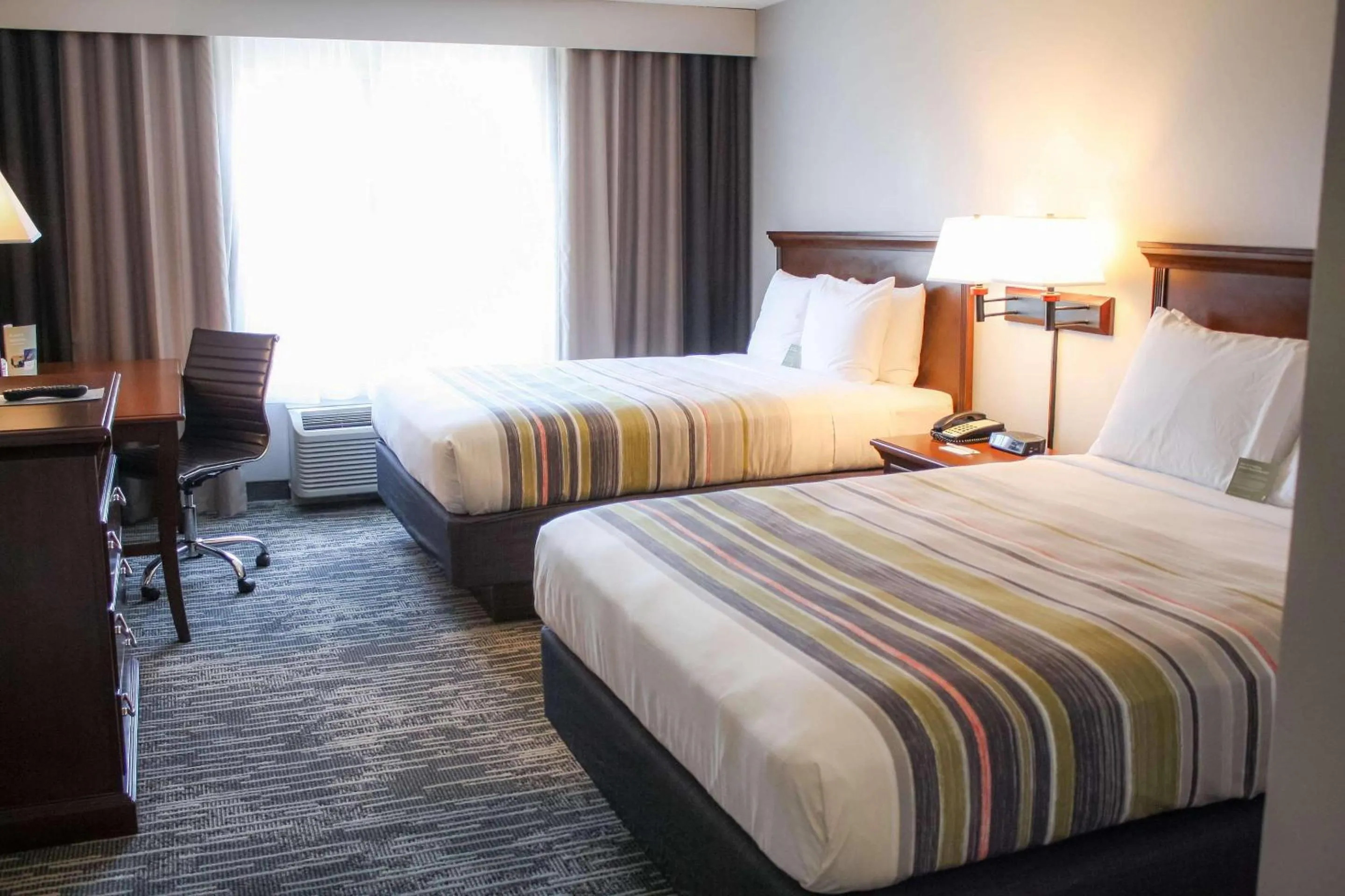 Bedroom, Bed in Country Inn & Suites by Radisson, Washington Dulles International Airport, VA