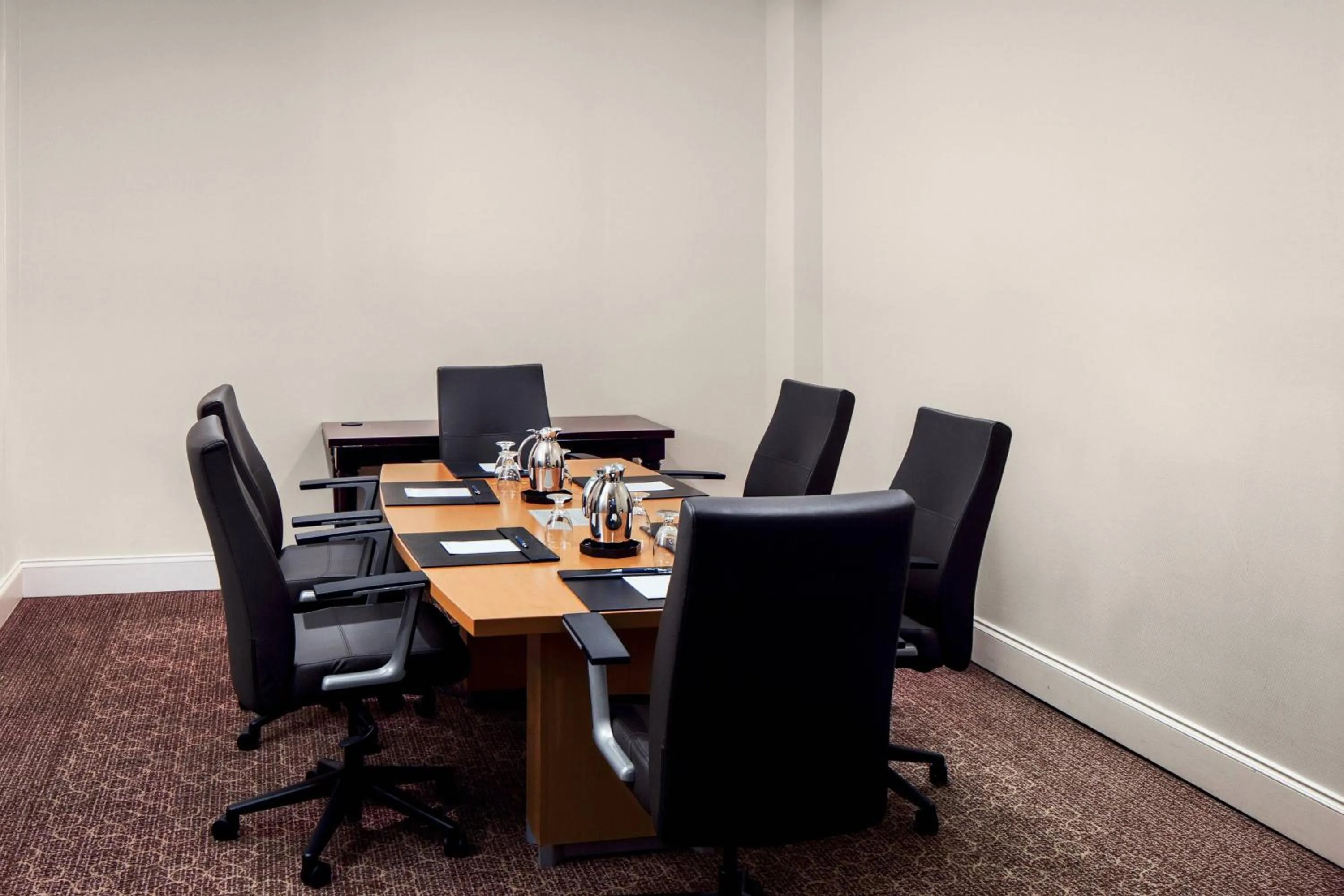 Meeting/conference room in Sheraton Raleigh Hotel