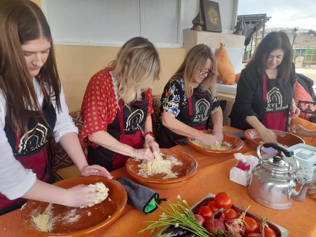 Restaurant/places to eat in Dar Settash