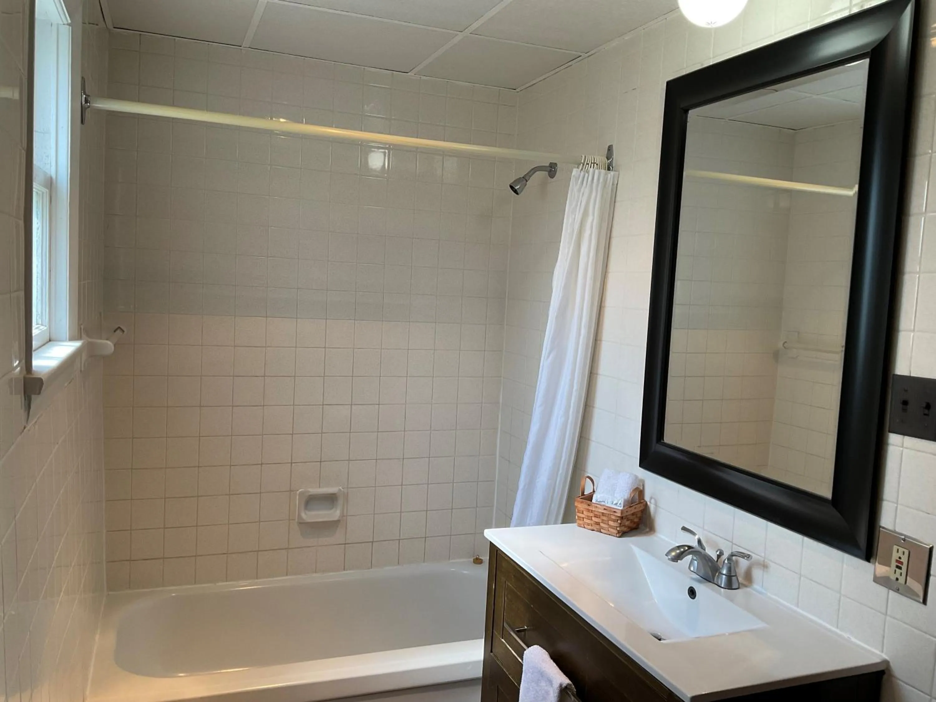 Property building in Motel & Hotel La Paysanne