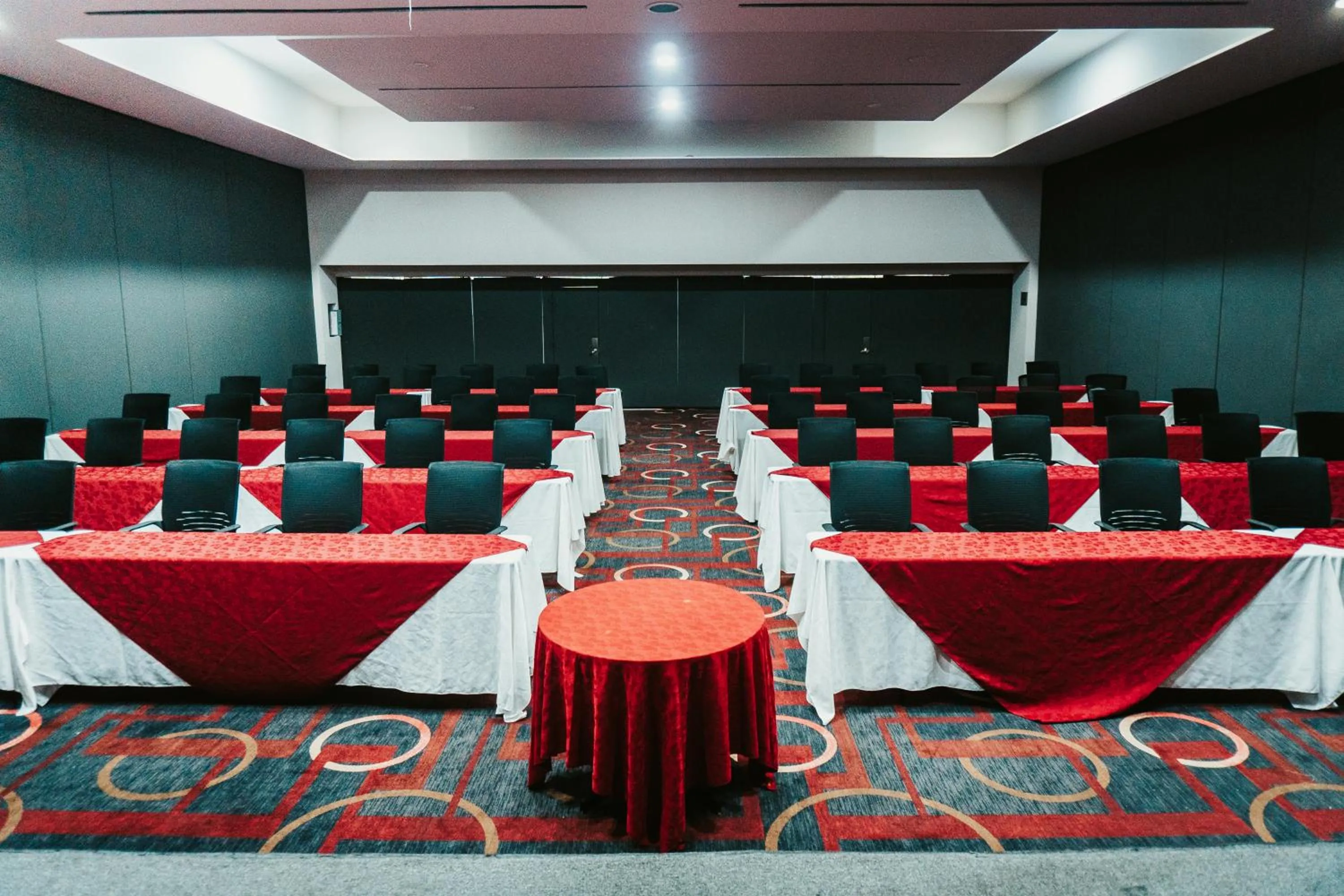 Business facilities in Bahia Escondida