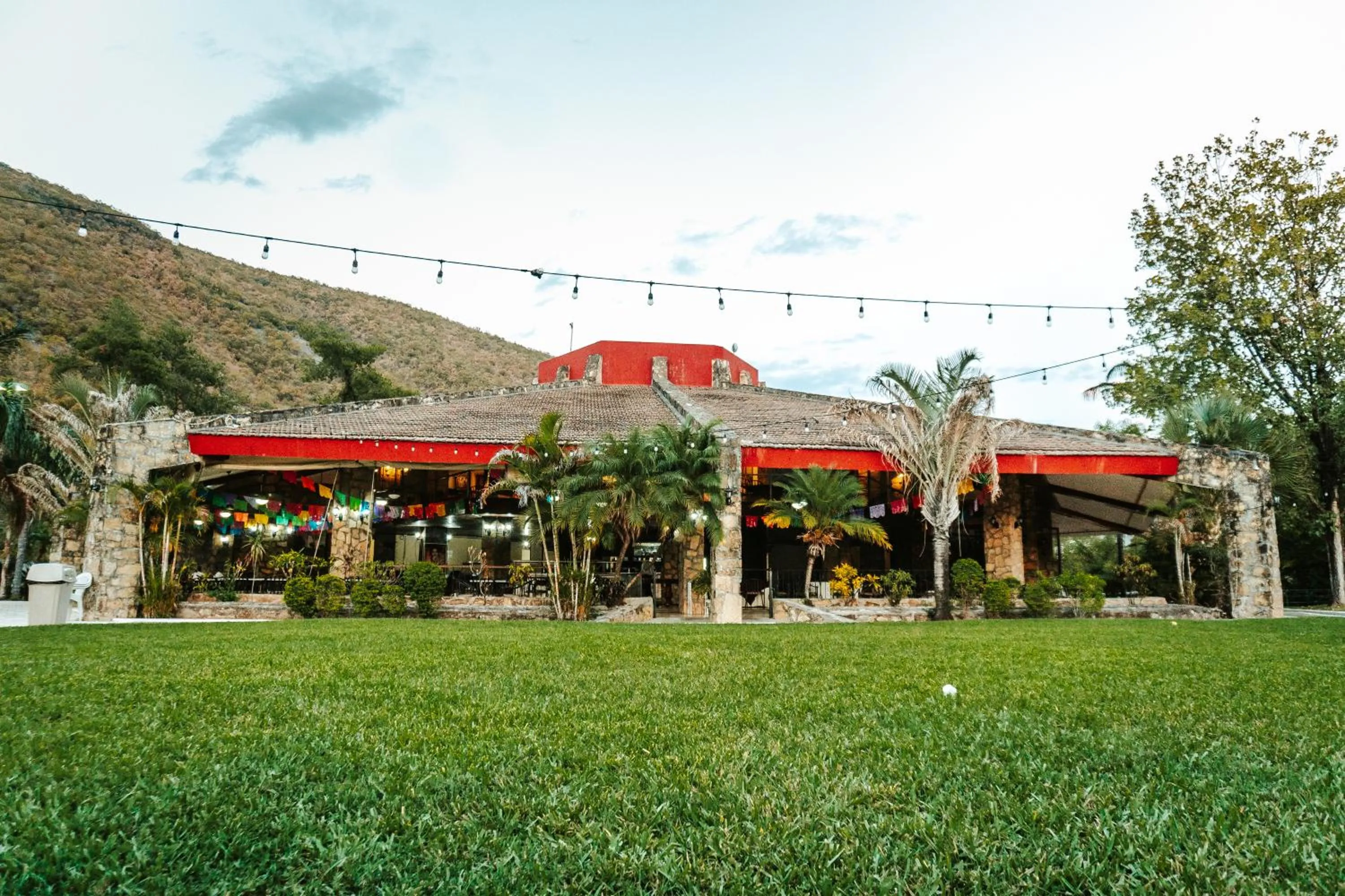 Restaurant/places to eat in Bahia Escondida