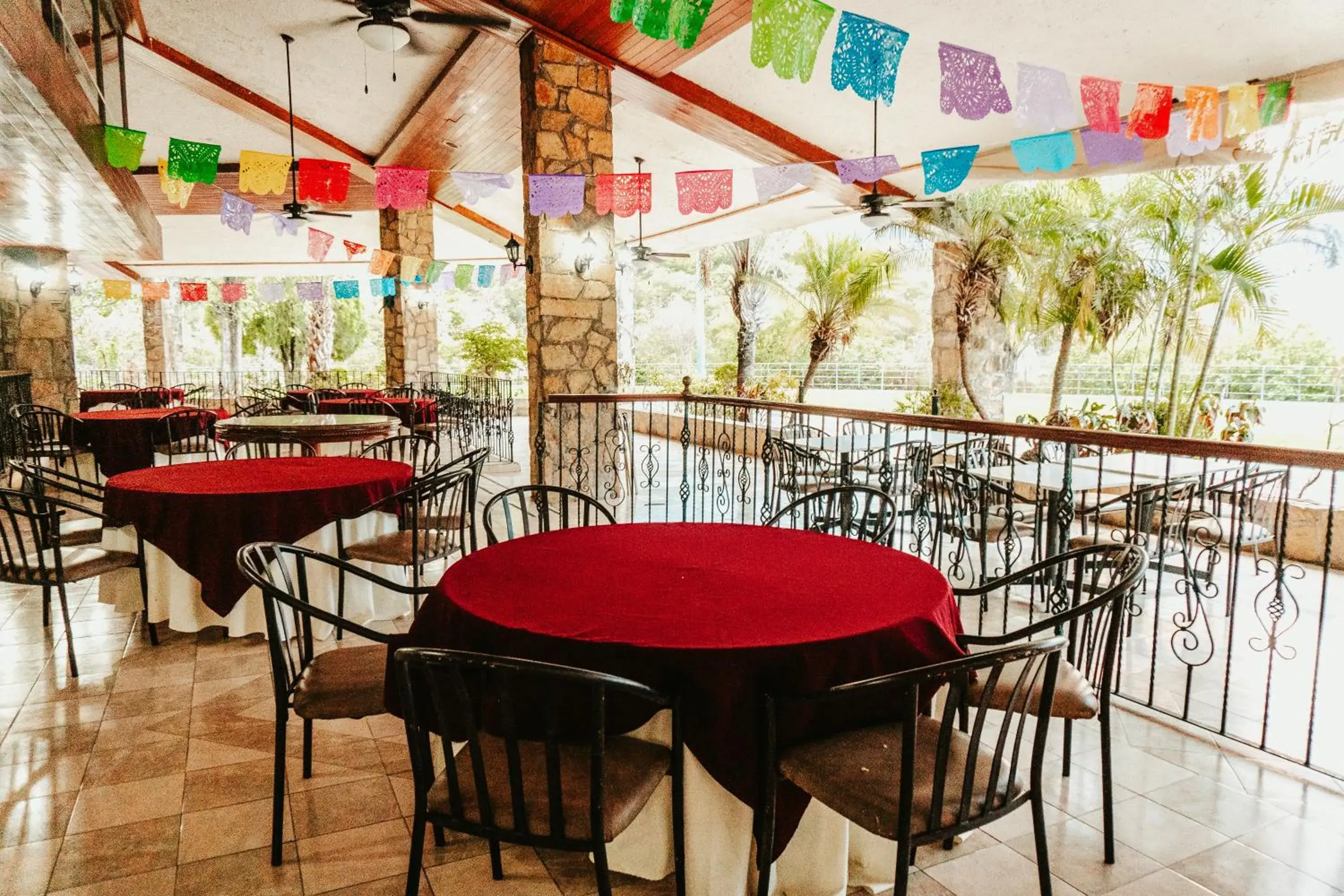 Restaurant/places to eat in Bahia Escondida Restaurant/places to eat in Bahia Escondida