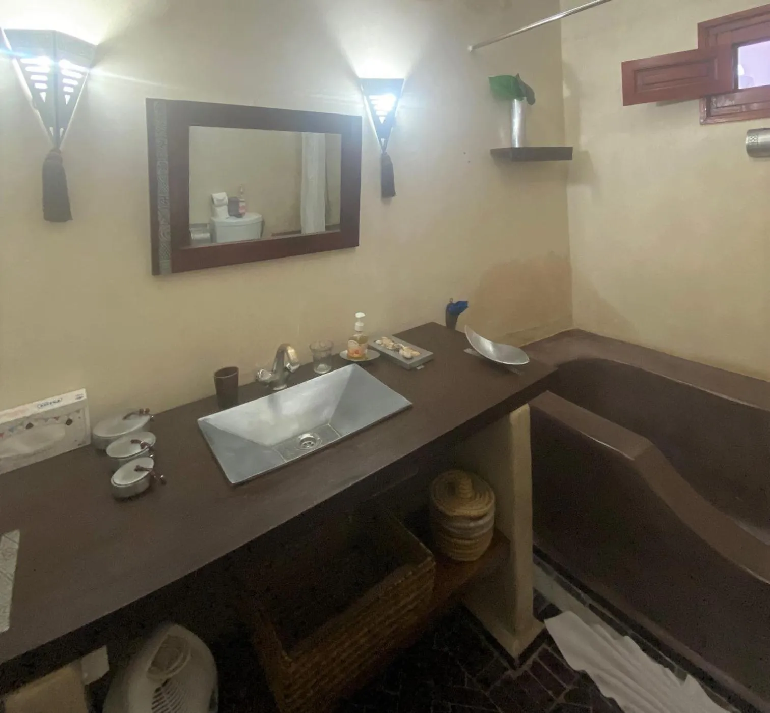 Bathroom in Les Jardins Mandaline