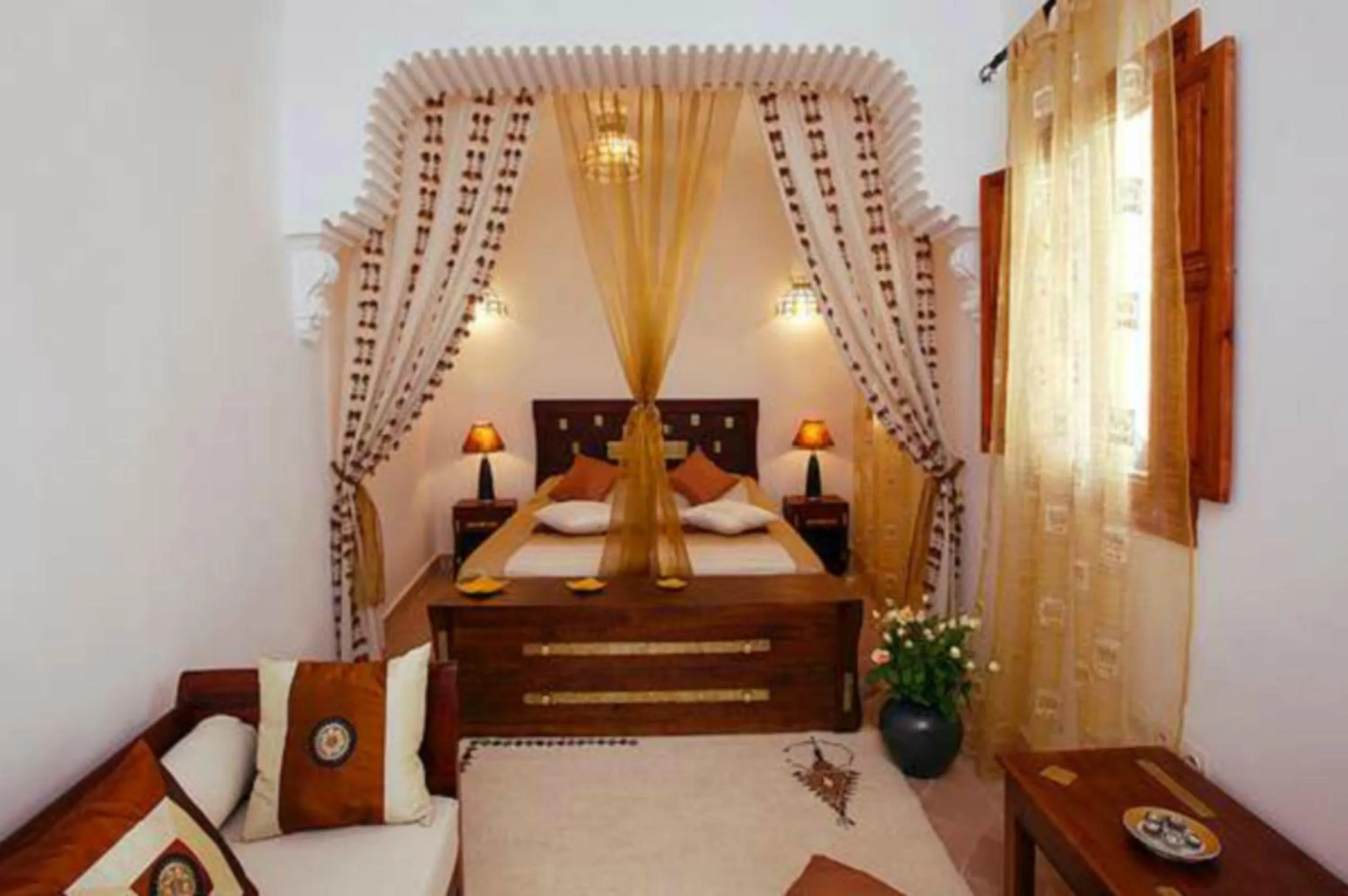 Bedroom, Bed in Les Jardins Mandaline