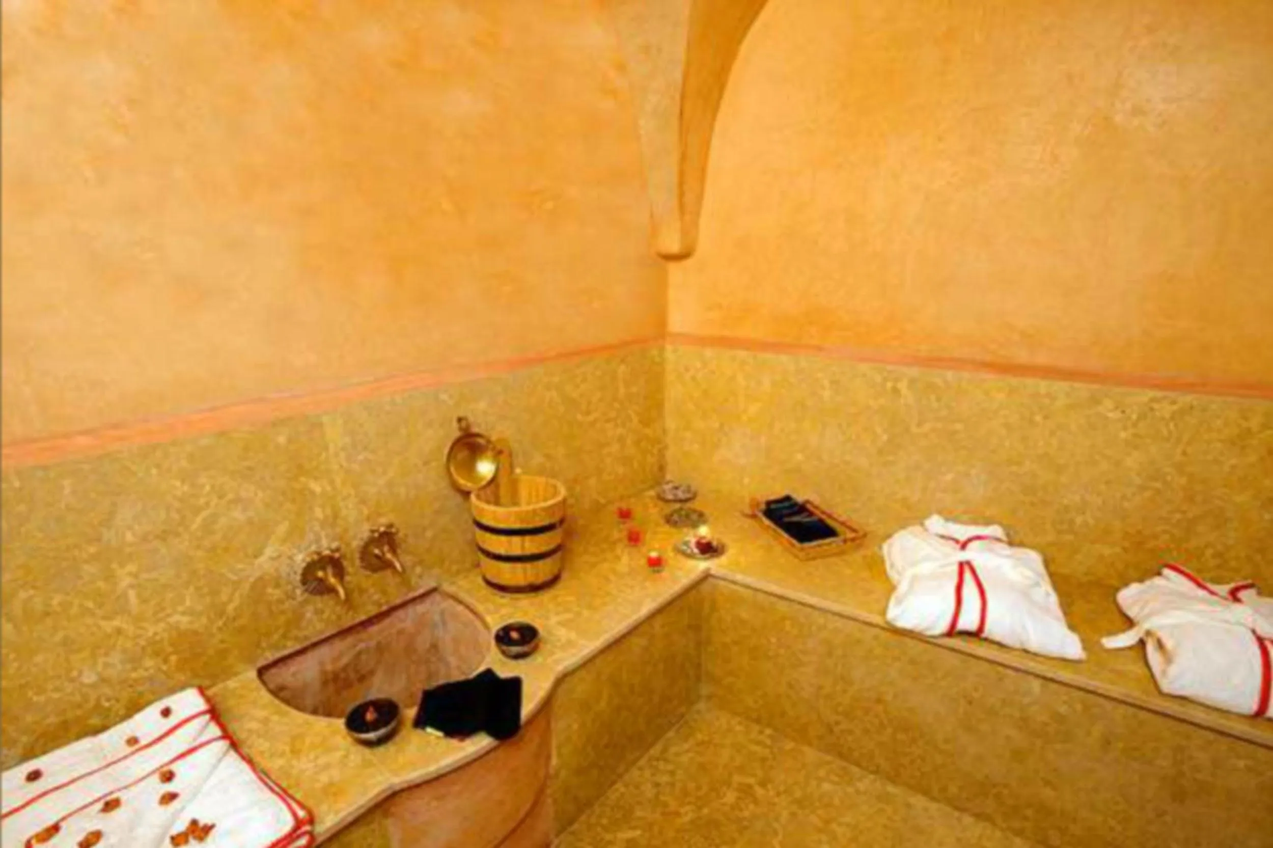 Steam room in Les Jardins Mandaline