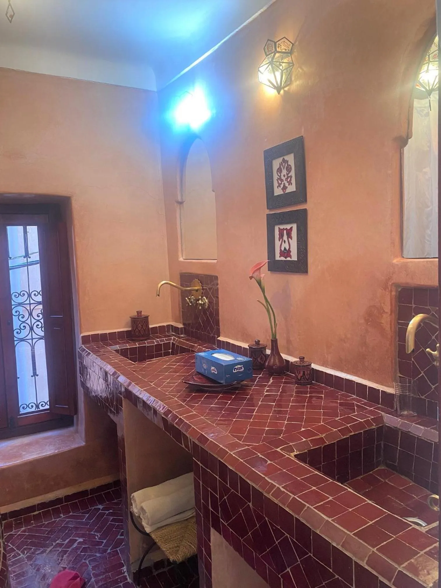 Bathroom in Les Jardins Mandaline