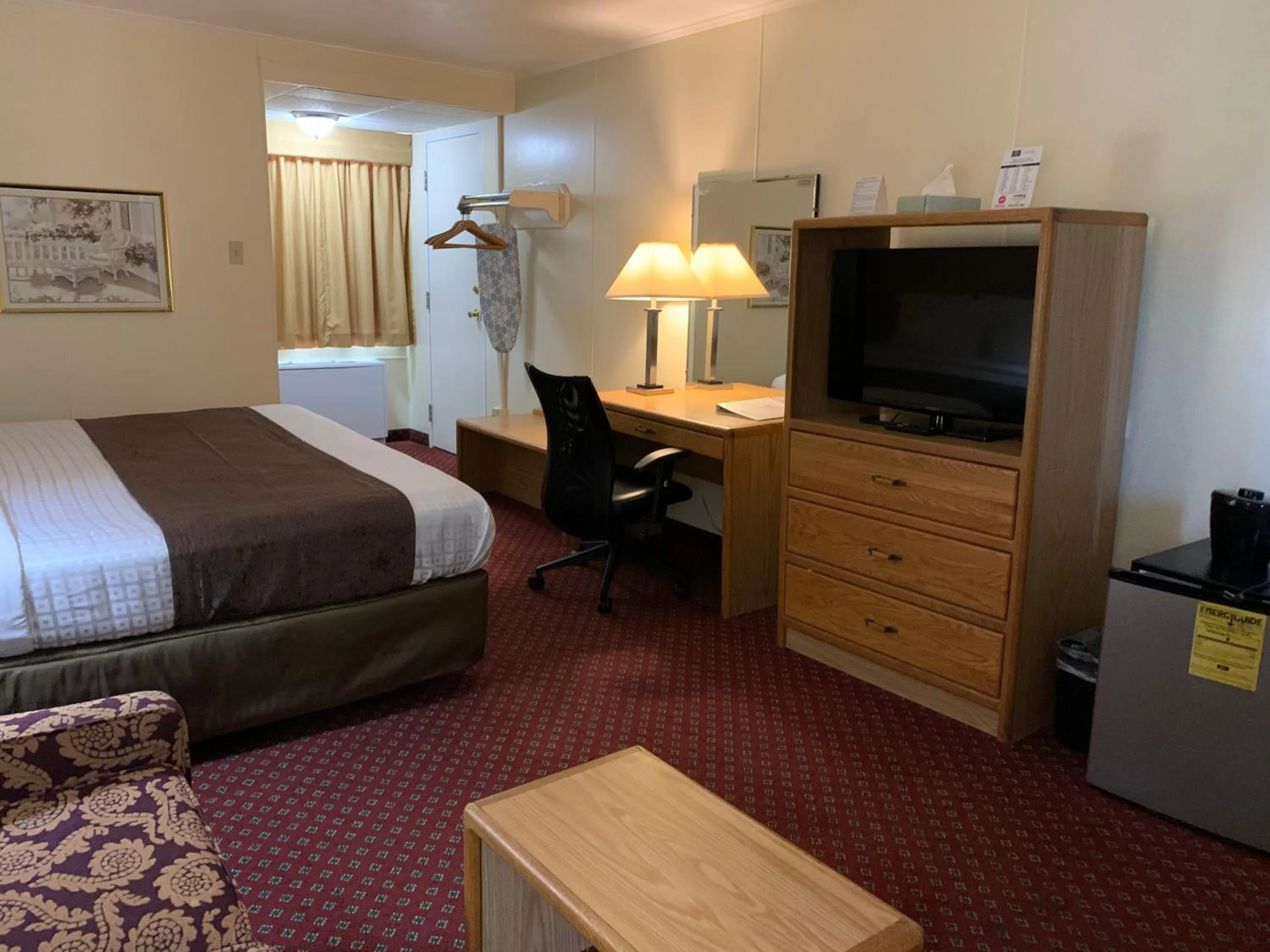 Bed in Red Carpet Inn & Suites Ebensburg