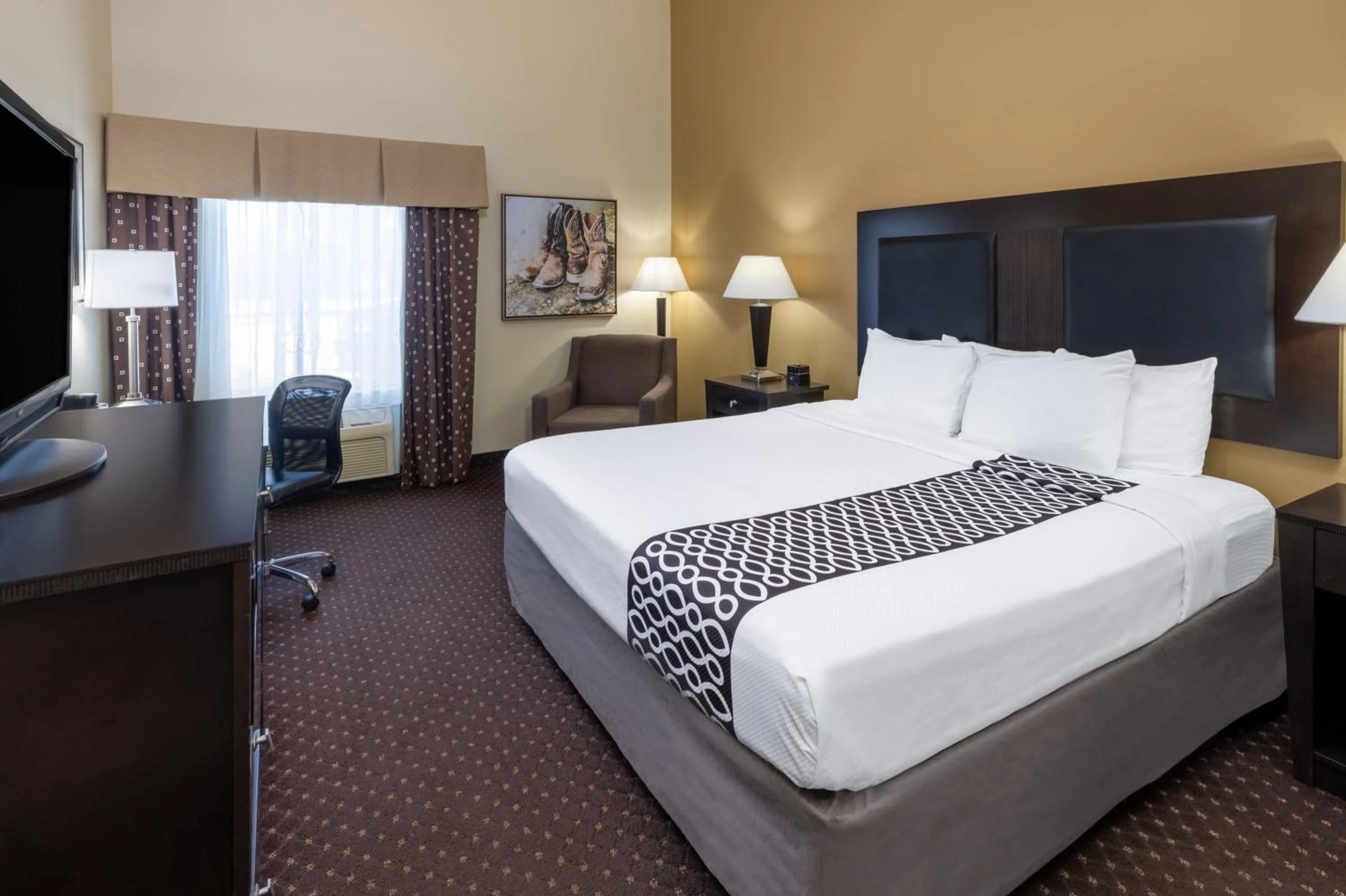 Bed in La Quinta by Wyndham Houston New Caney