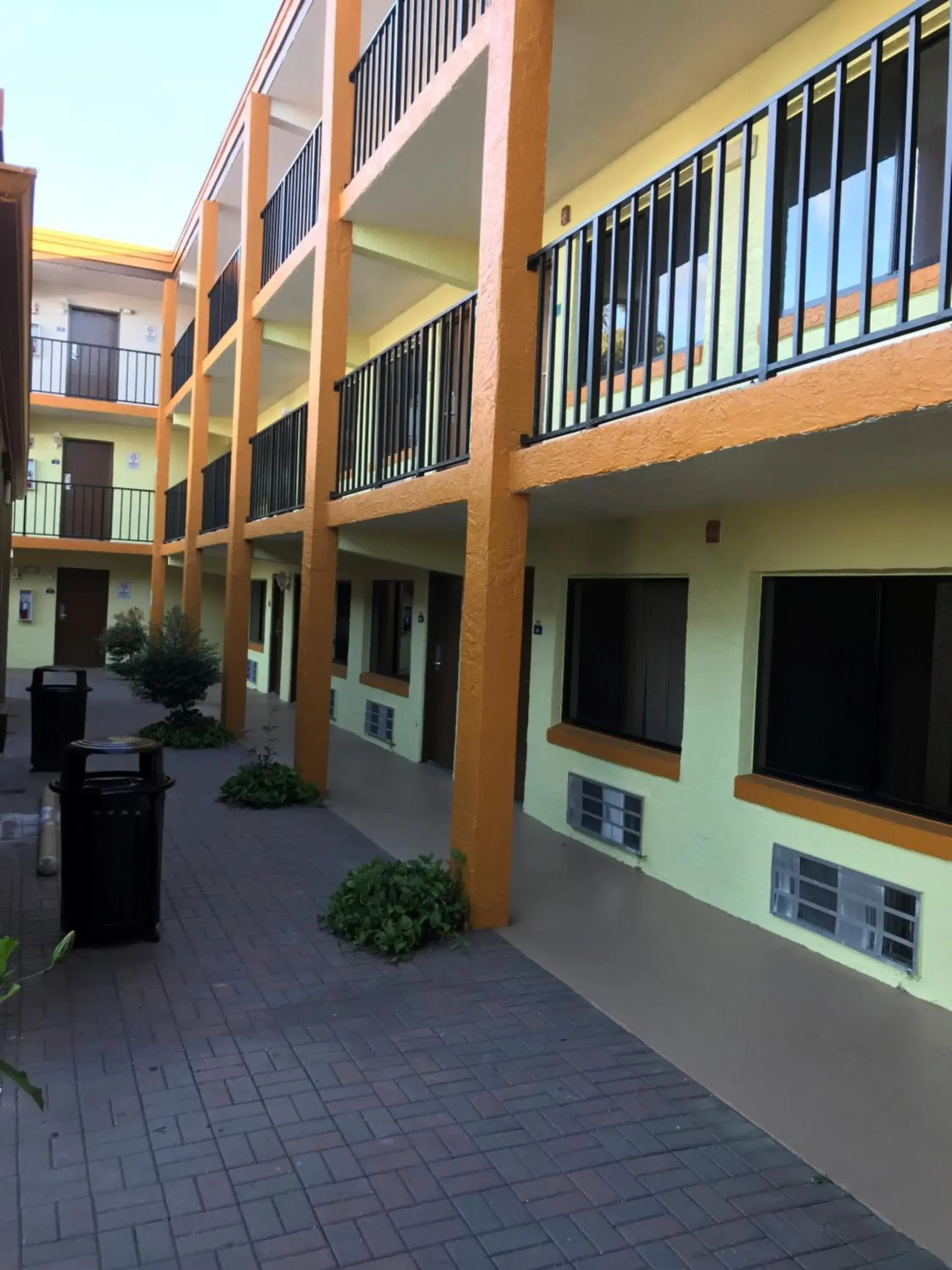 Property building in Days Inn by Wyndham N Orlando/Casselberry Property building in Days Inn by Wyndham N Orlando/Casselberry