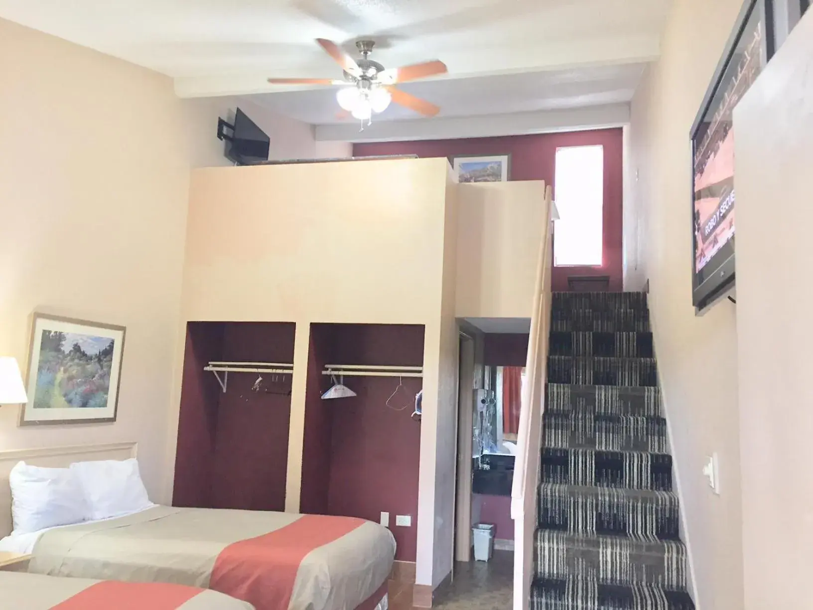 Bed in Red Carpet Inn North Chicago Bed in Red Carpet Inn North Chicago