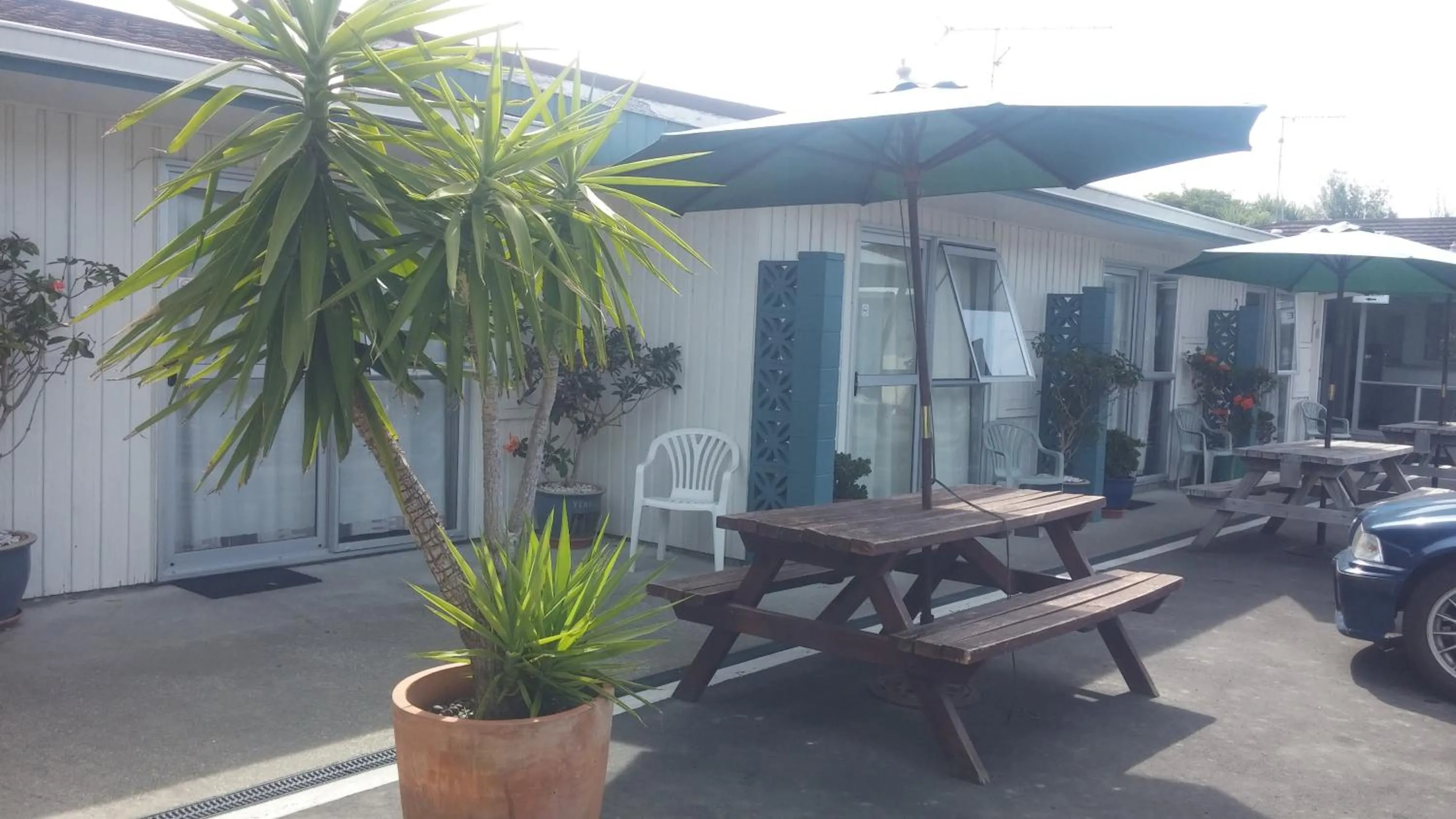 Raymar Motor Inn