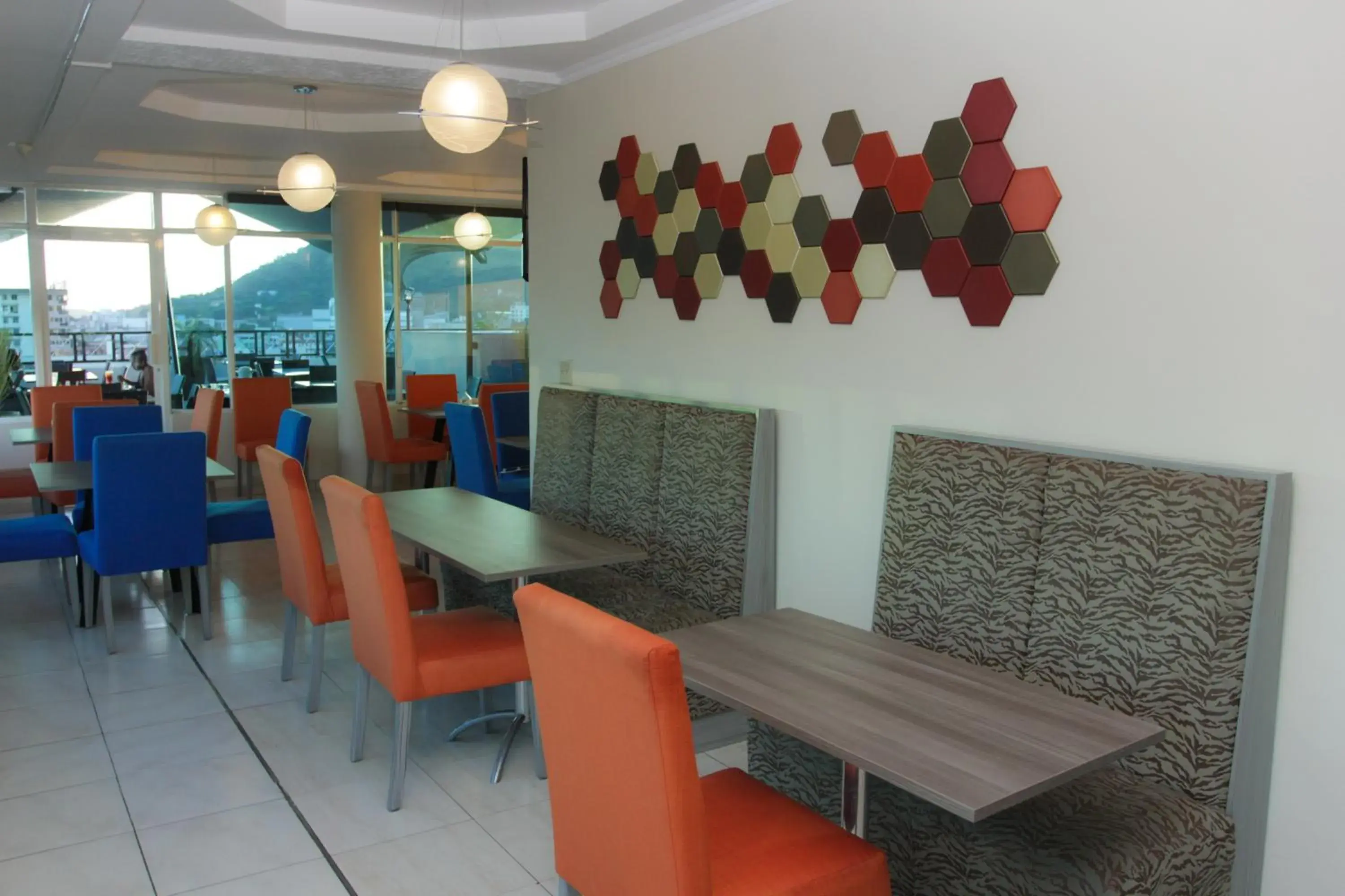 Restaurant/places to eat in Hotel Bahía Suites Restaurant/places to eat in Hotel Bahía Suites