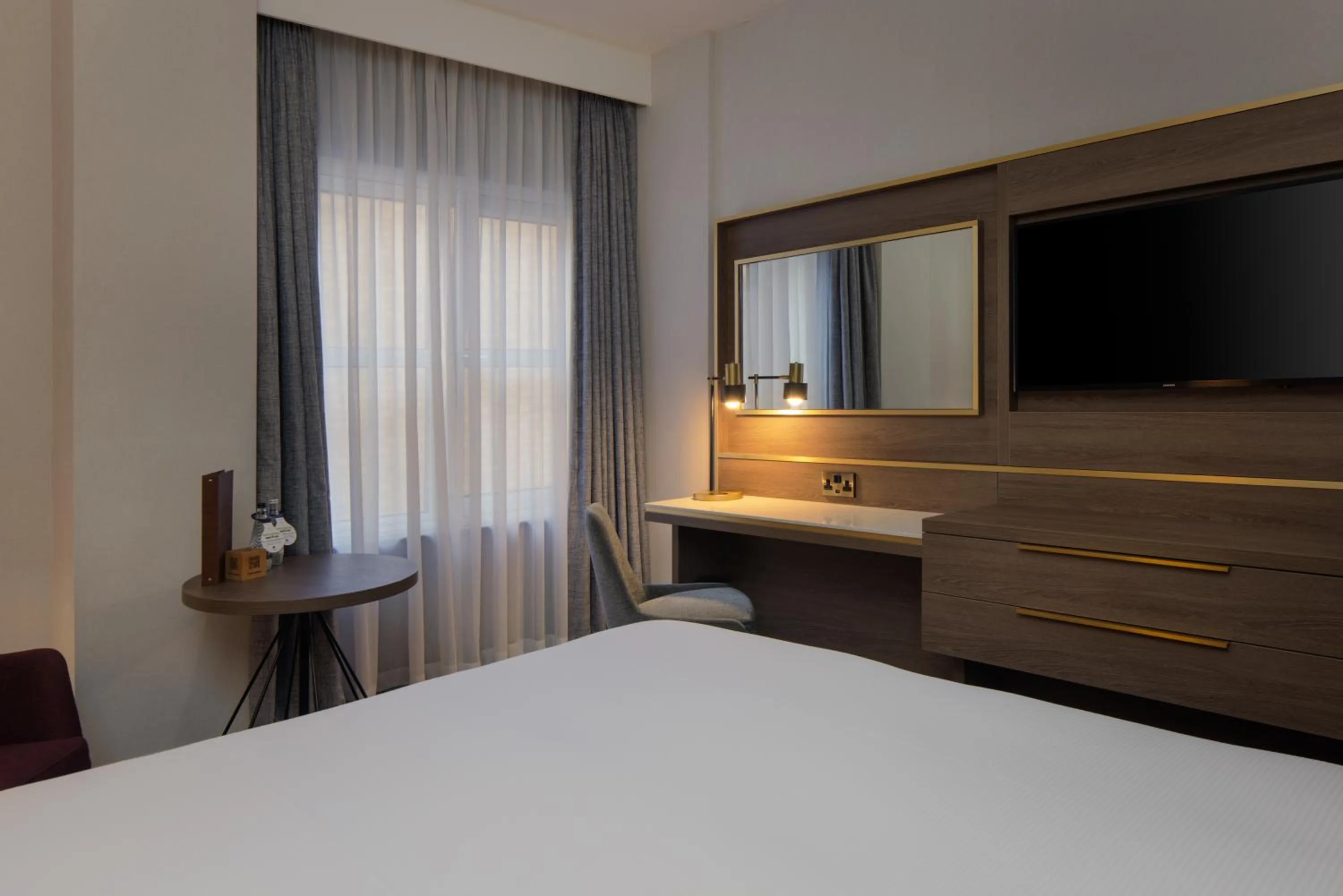 TV and multimedia, Bed in DoubleTree by Hilton London Angel Kings Cross