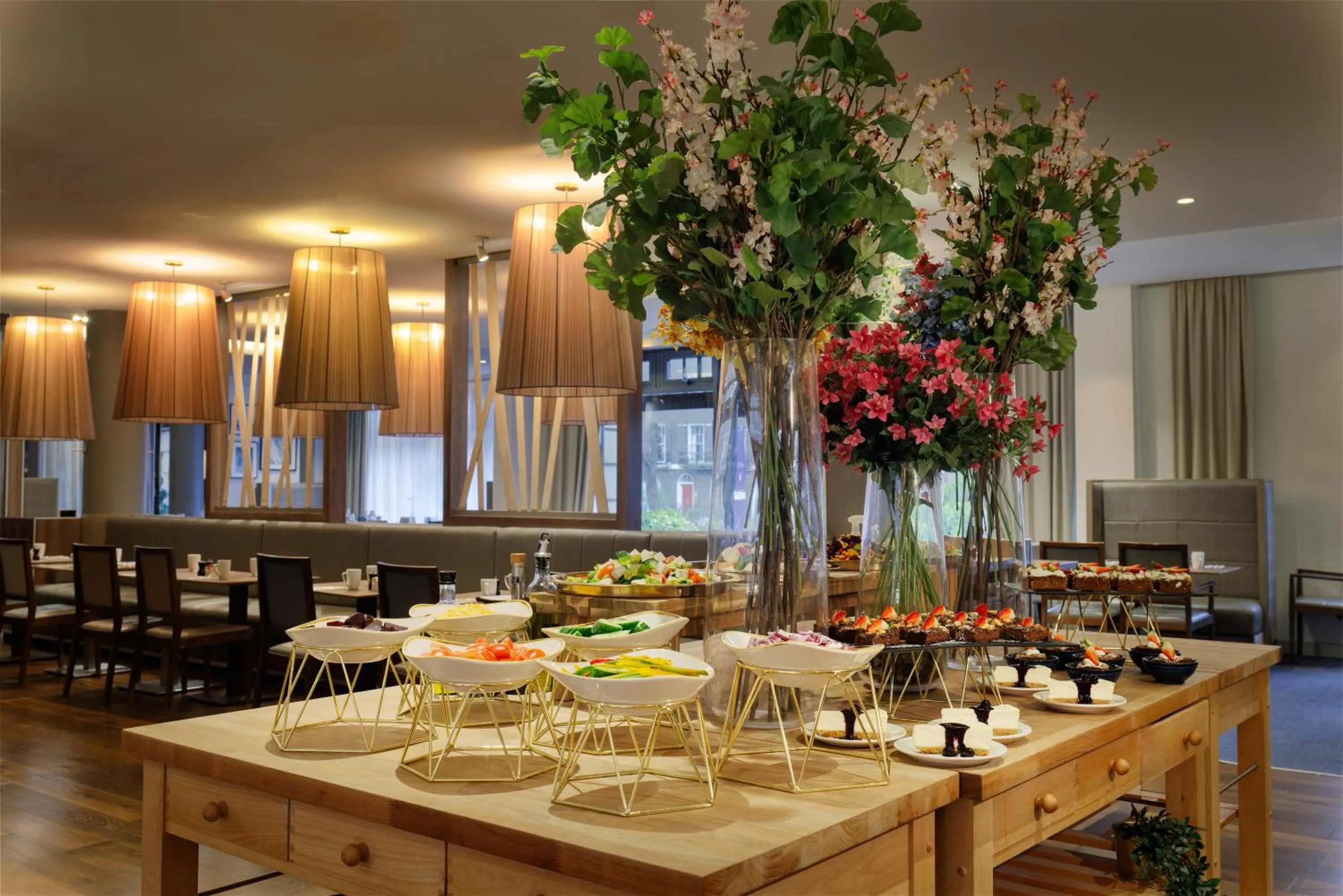 Restaurant/places to eat in DoubleTree by Hilton London Angel Kings Cross