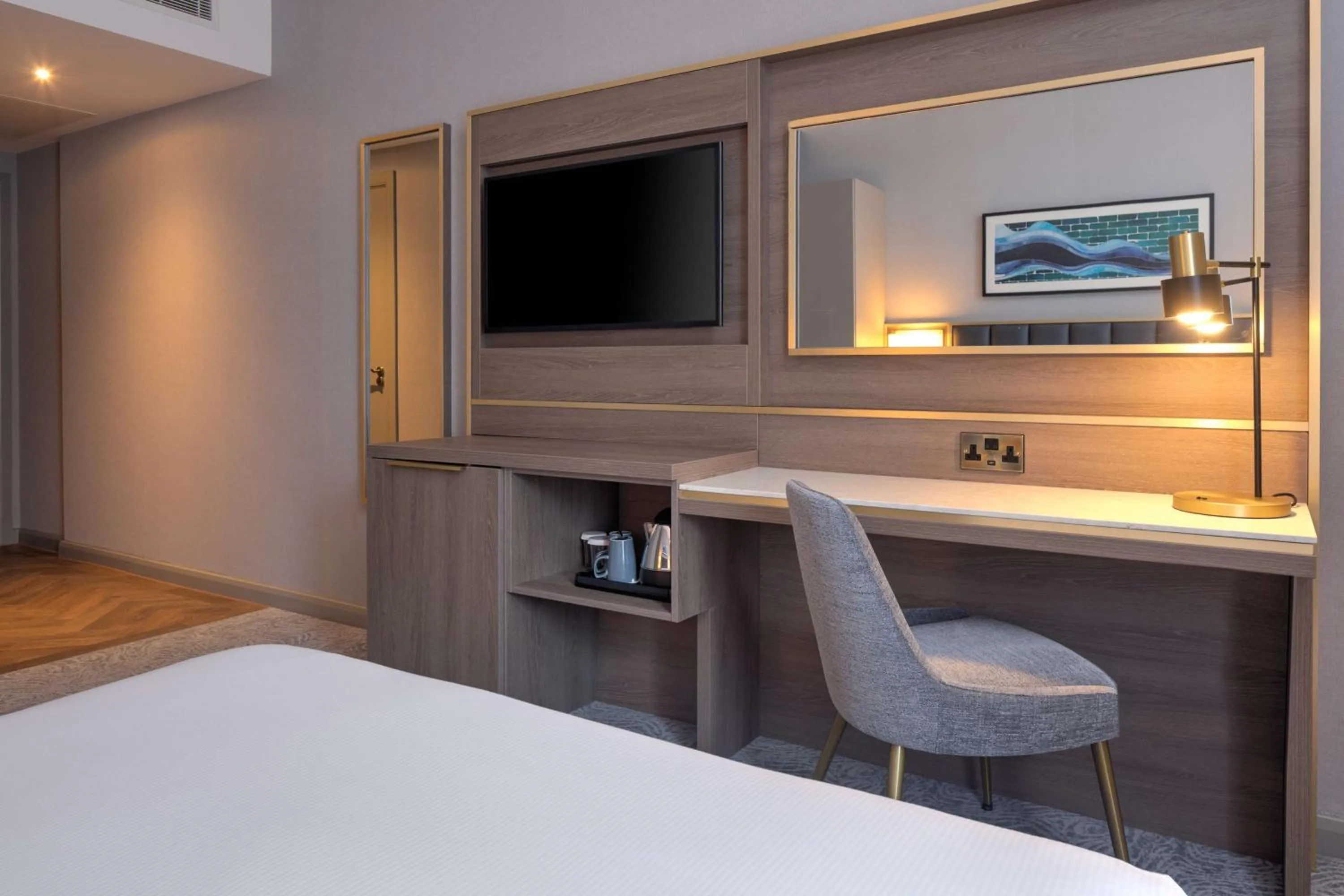 TV and multimedia, Bed in DoubleTree by Hilton London Angel Kings Cross