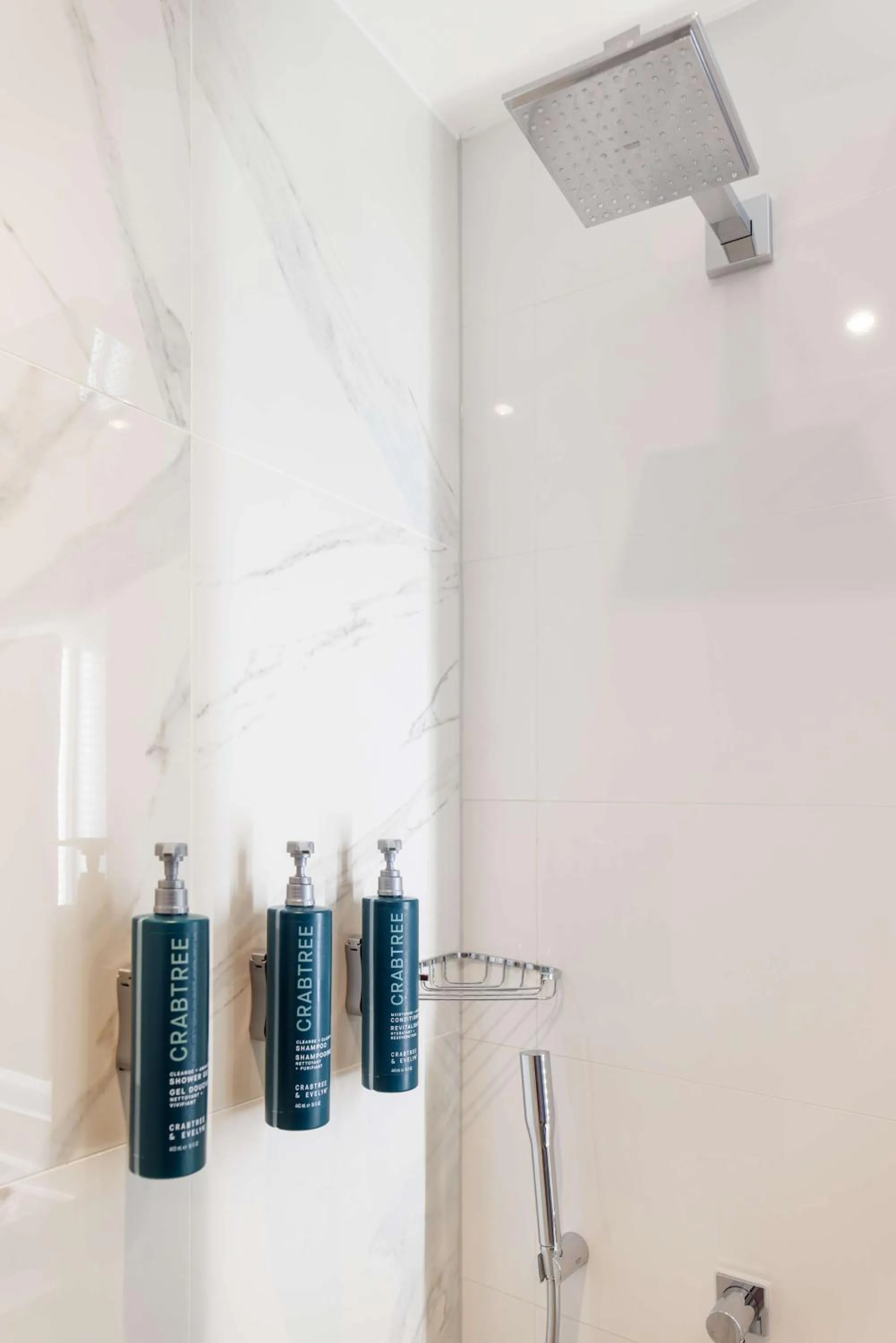 Bathroom in DoubleTree by Hilton London Angel Kings Cross