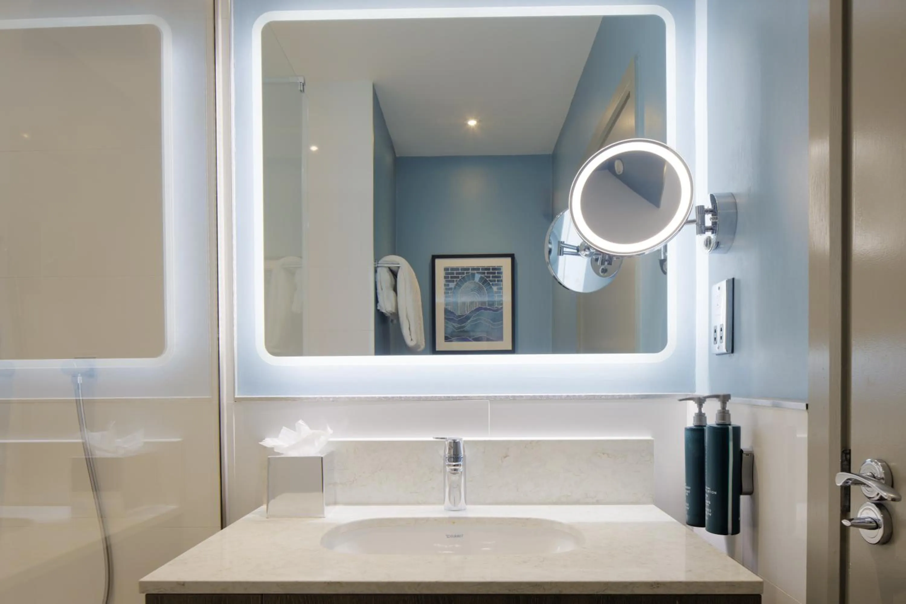 Bathroom in DoubleTree by Hilton London Angel Kings Cross