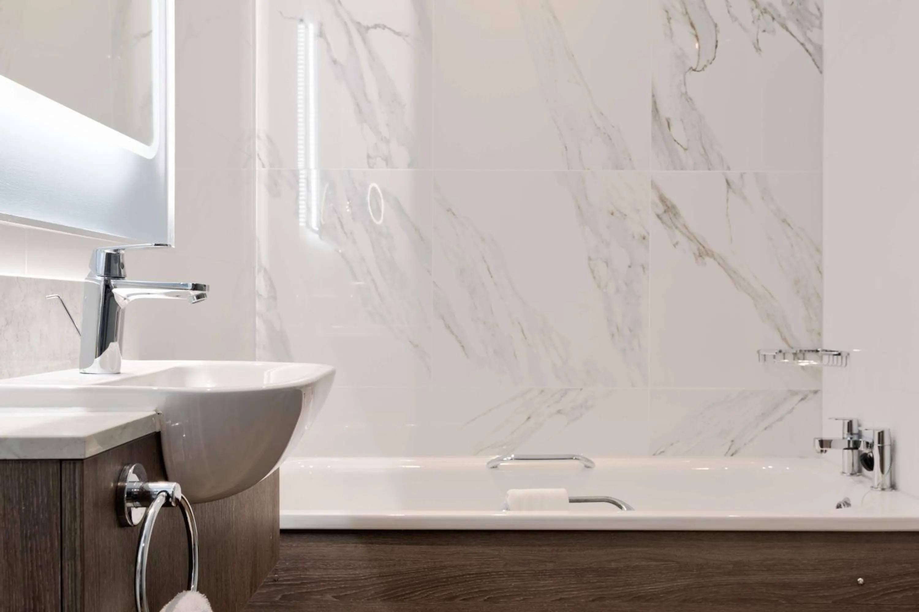 Bathroom in DoubleTree by Hilton London Angel Kings Cross