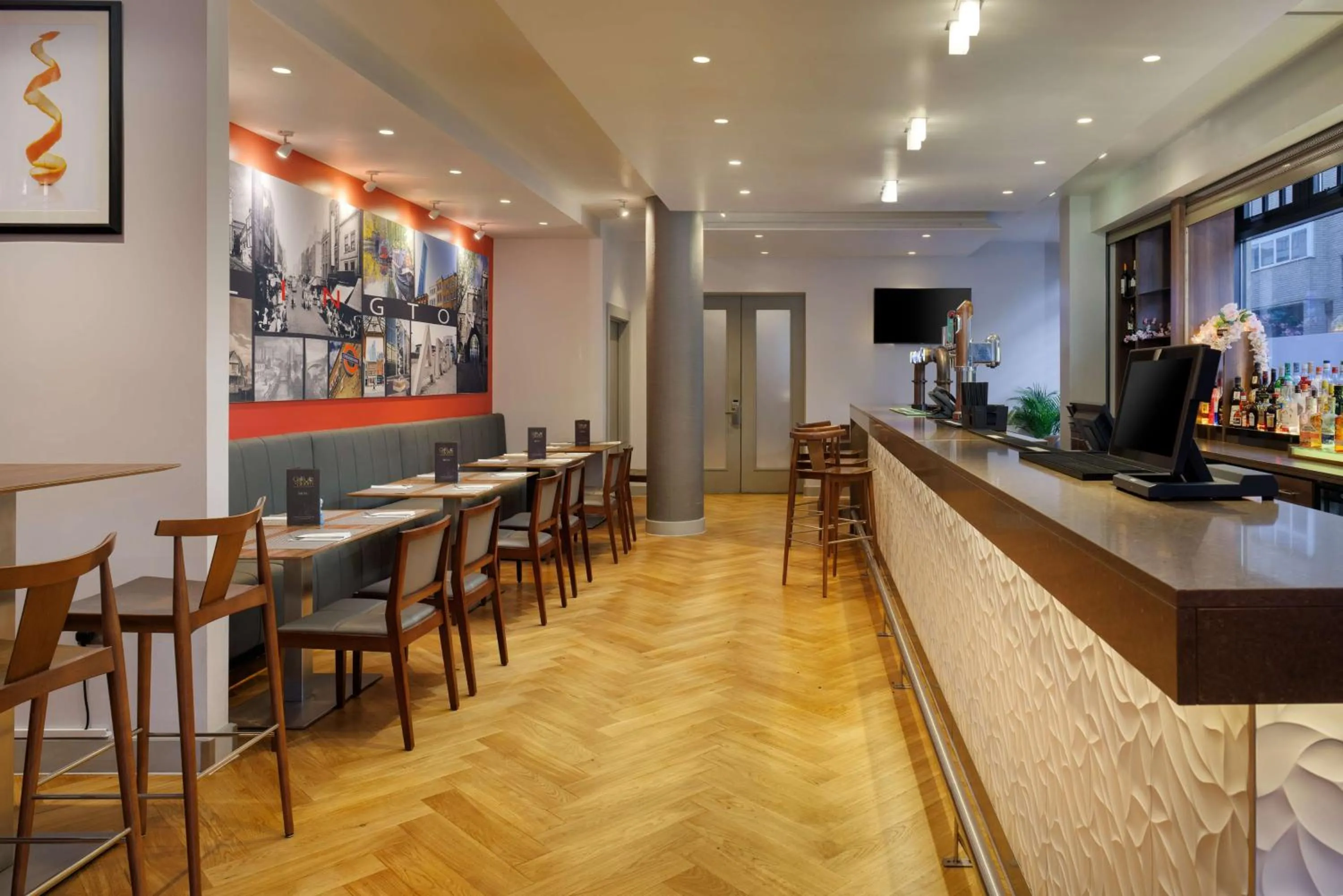 Restaurant/places to eat in DoubleTree by Hilton London Angel Kings Cross