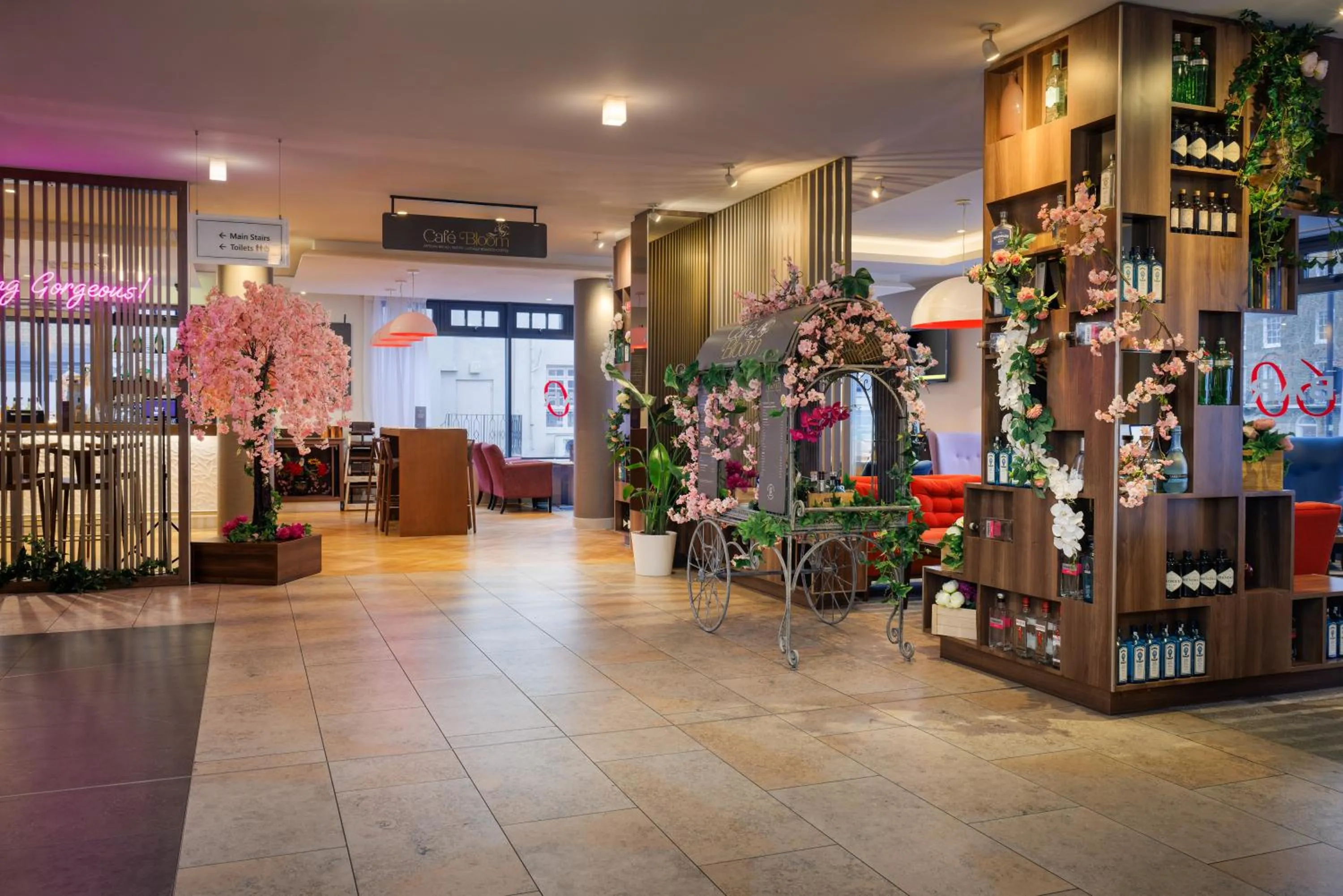 Lobby or reception in DoubleTree by Hilton London Angel Kings Cross