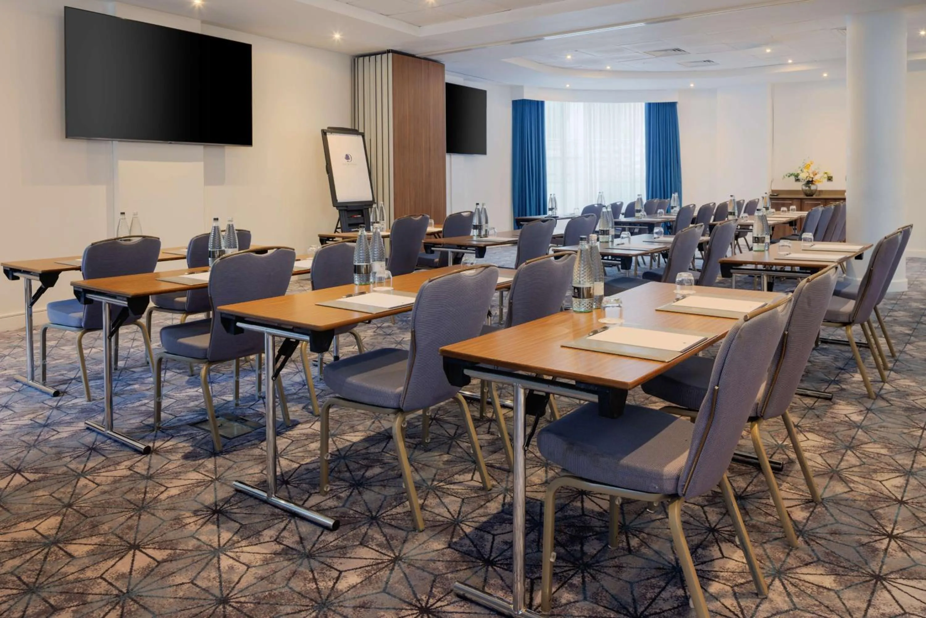 Meeting/conference room in DoubleTree by Hilton London Angel Kings Cross