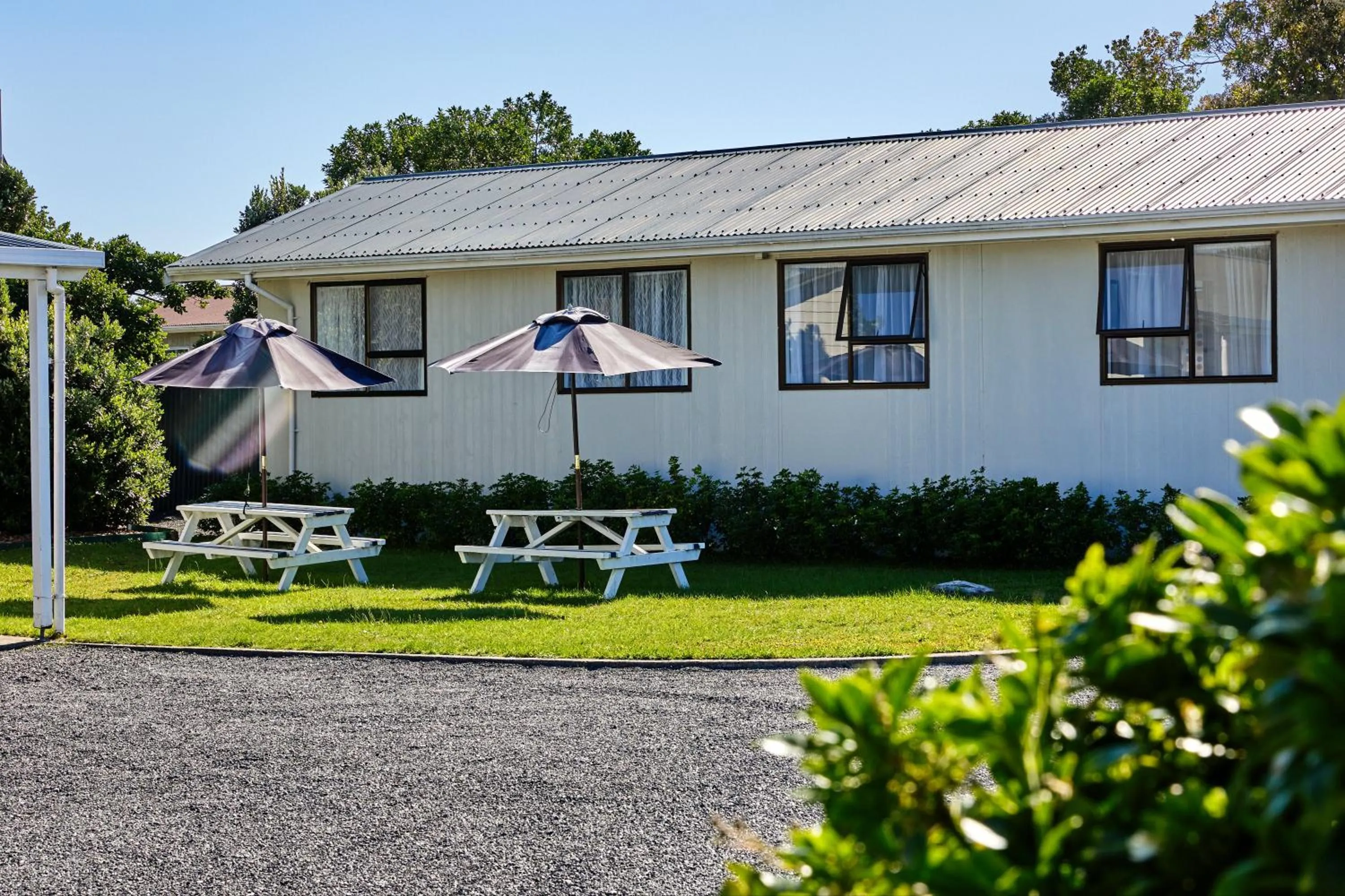 Garden in Alpine View Motel