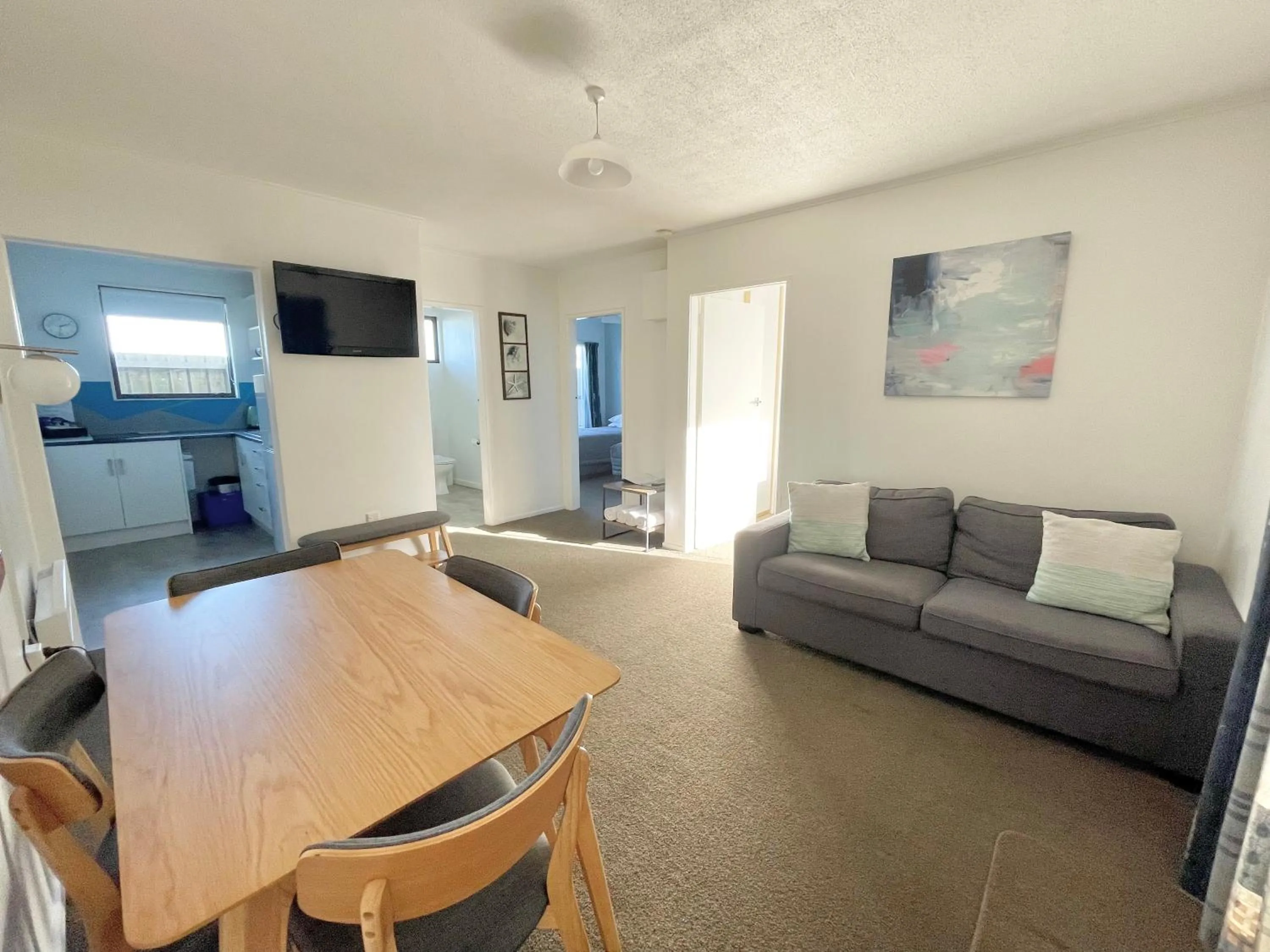 Dining area in Alpine View Motel