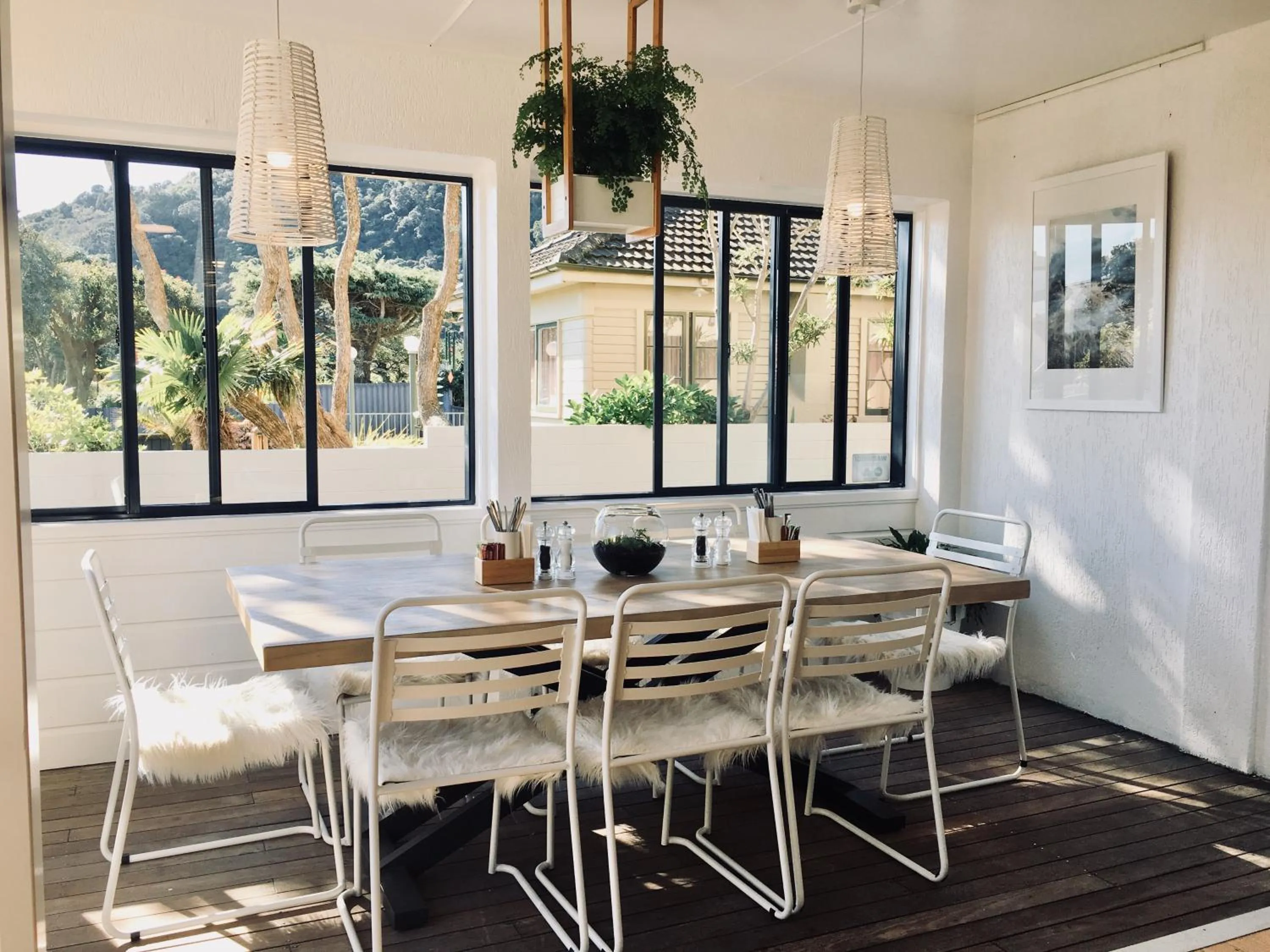 Restaurant/places to eat in Awa Motel