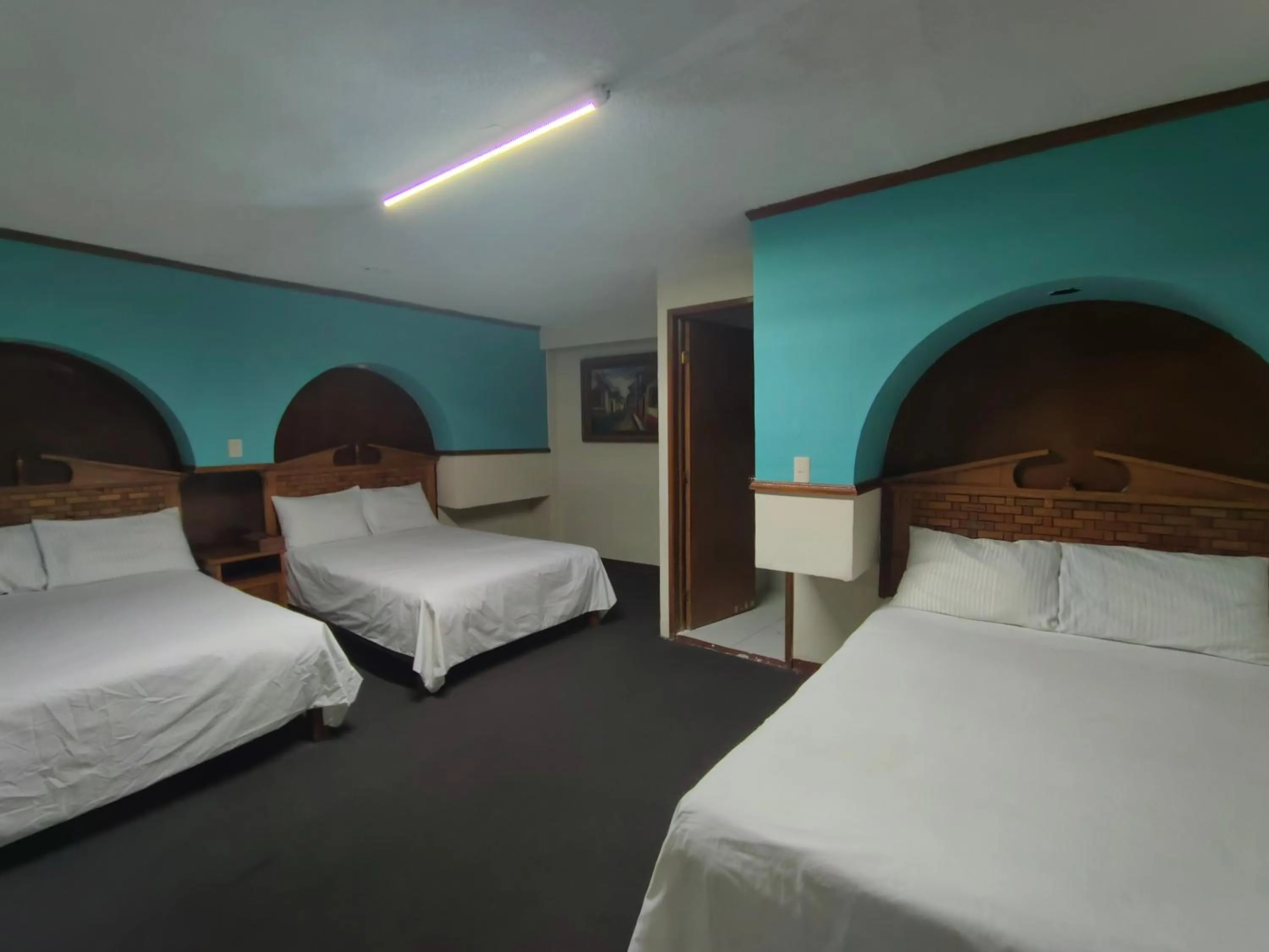 Photo of the whole room, Bed in Posada Tolosa