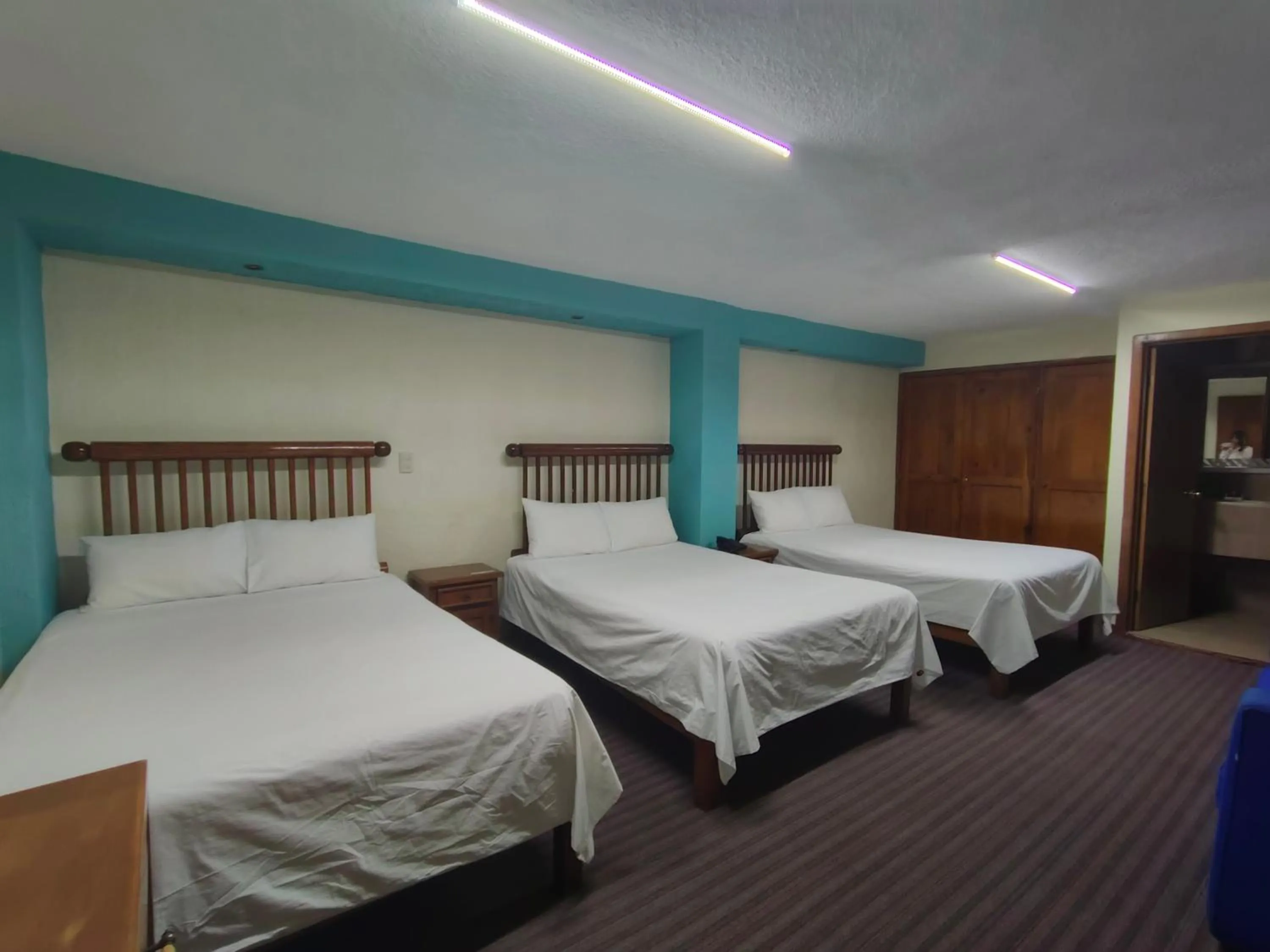 Photo of the whole room, Bed in Posada Tolosa