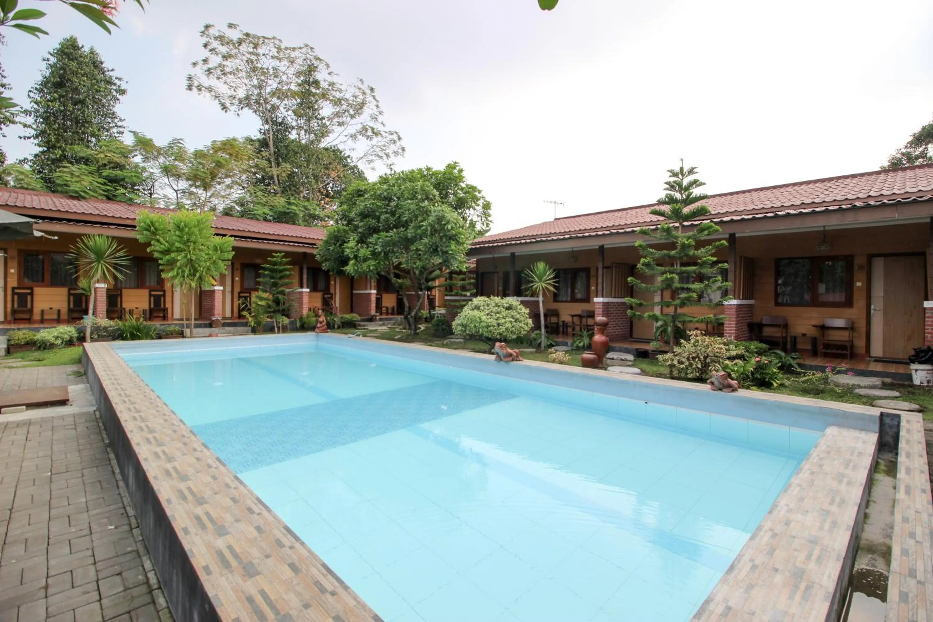 Swimming Pool in RedDoorz Plus @ Jalan Damai 2