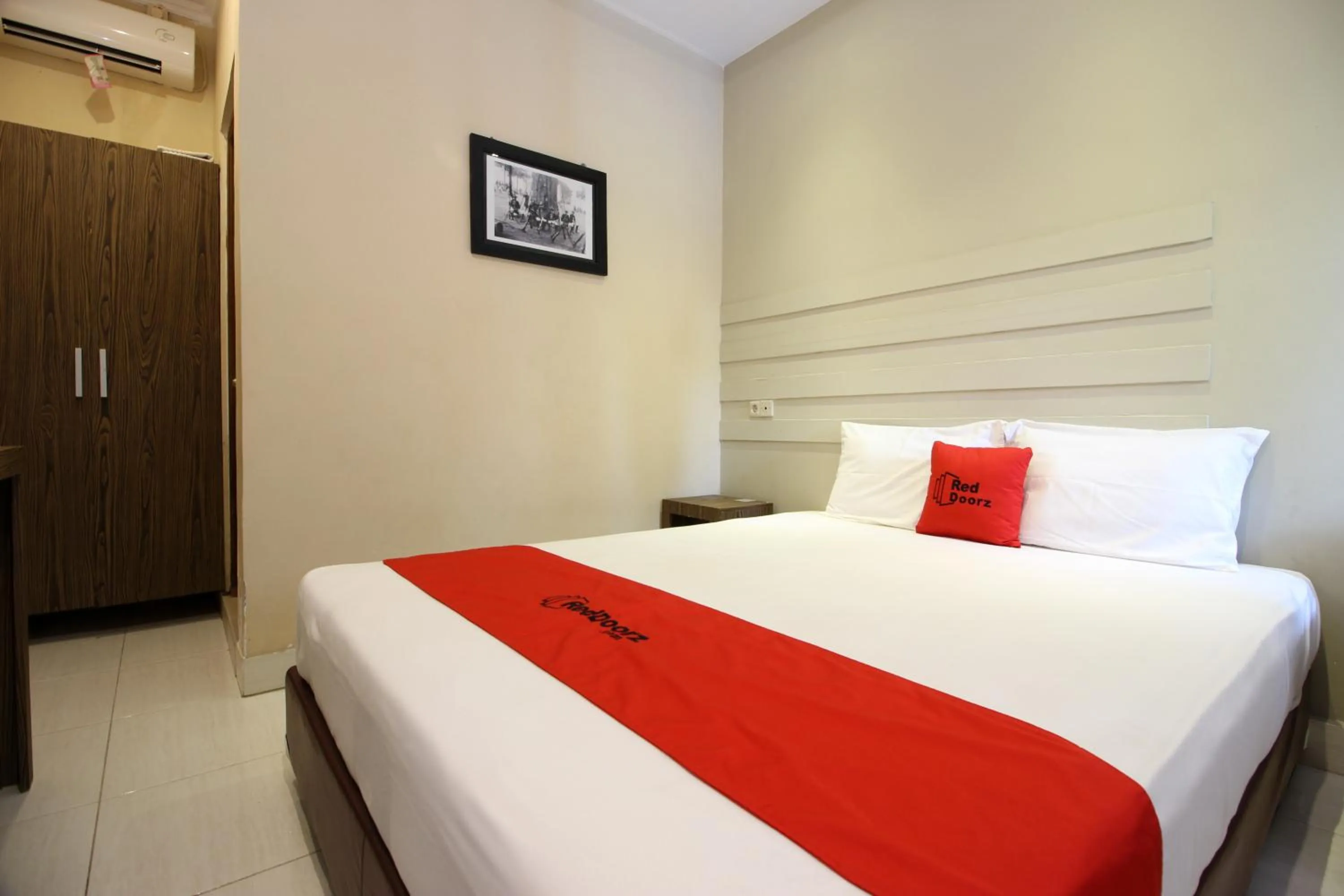 Bedroom in RedDoorz Plus @ Jalan Damai 2