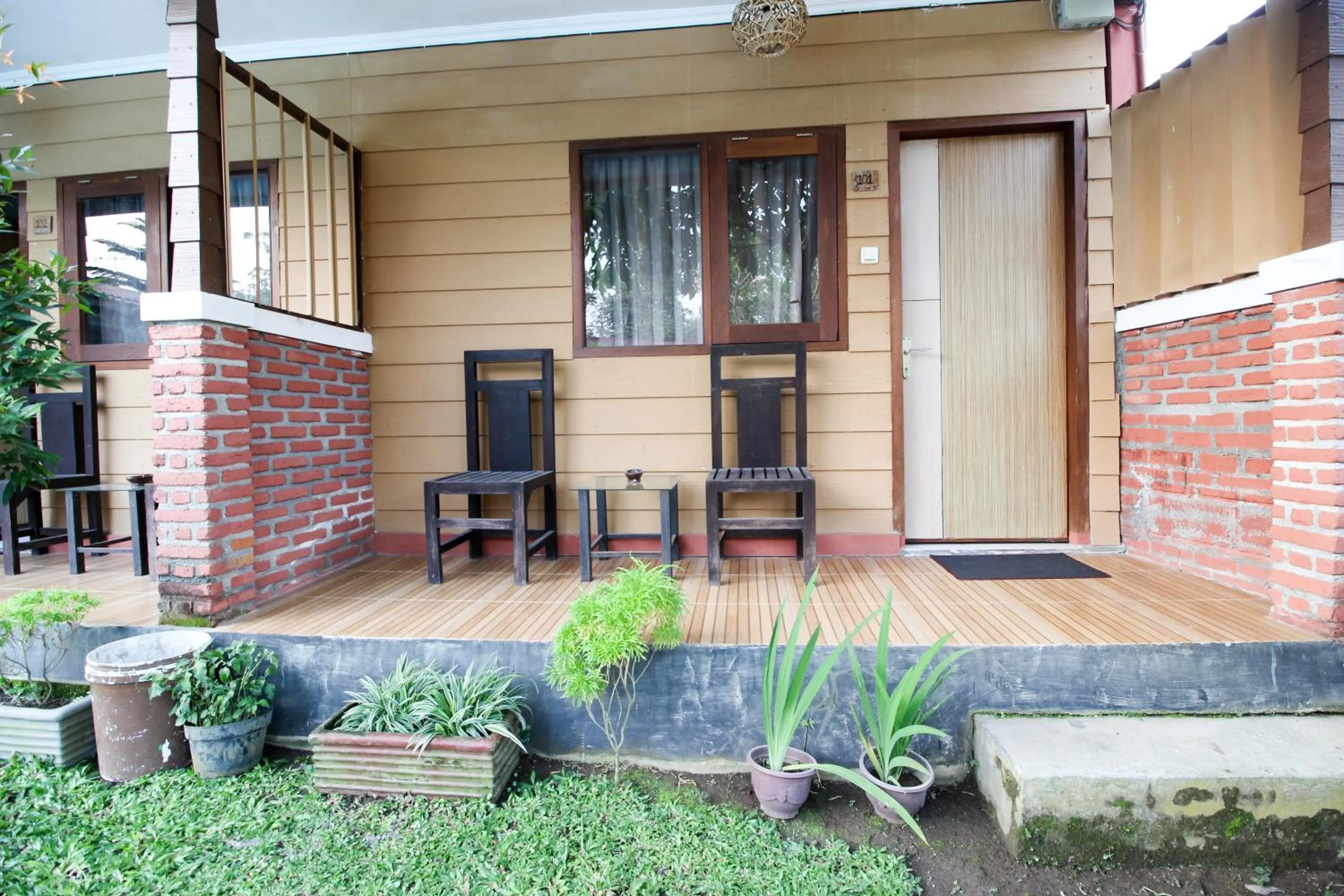 Property building in RedDoorz Plus @ Jalan Damai 2