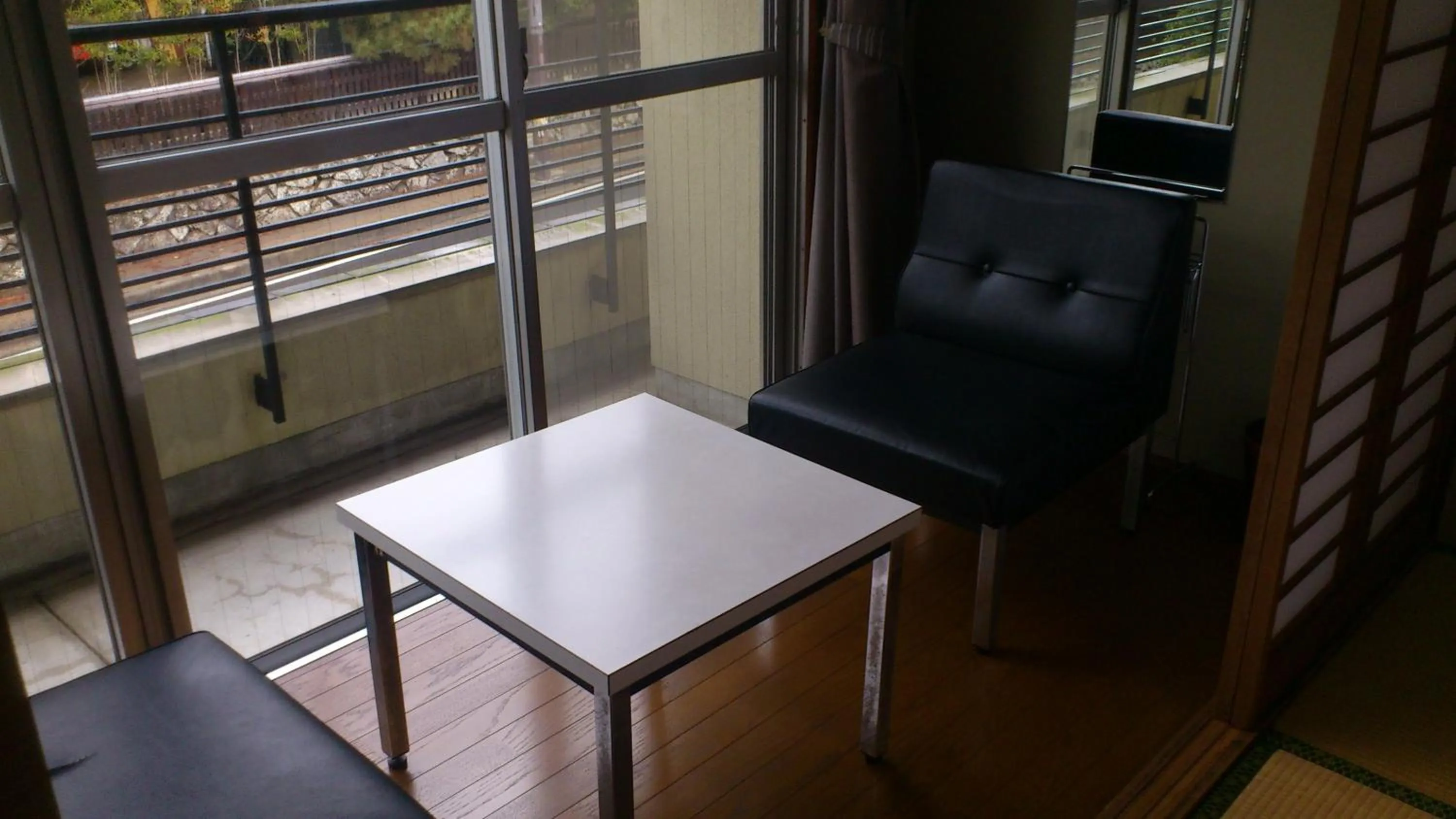 Seating area in Daibutsukan